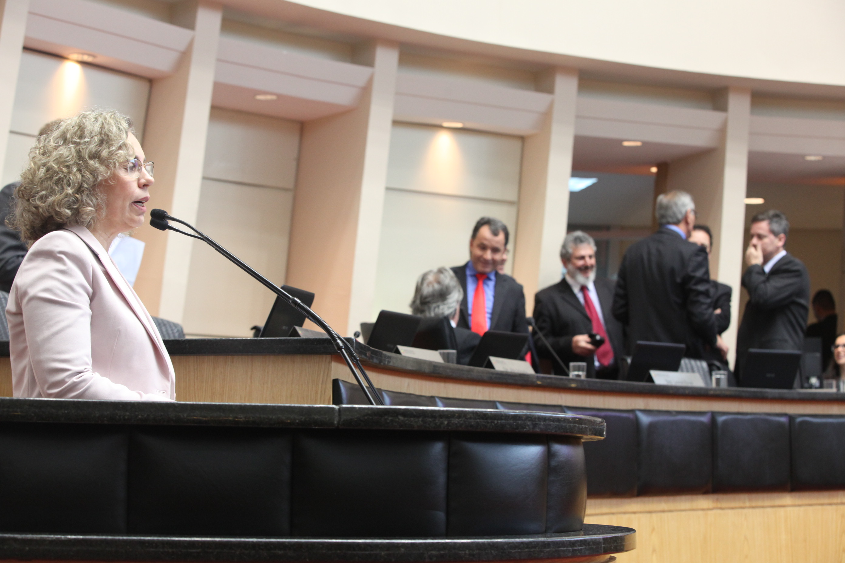 Sessão Ordinária. Deputada Ana Paula Lima (PT). Foto Eduardo Guedes de Oliveira / Agência AL
