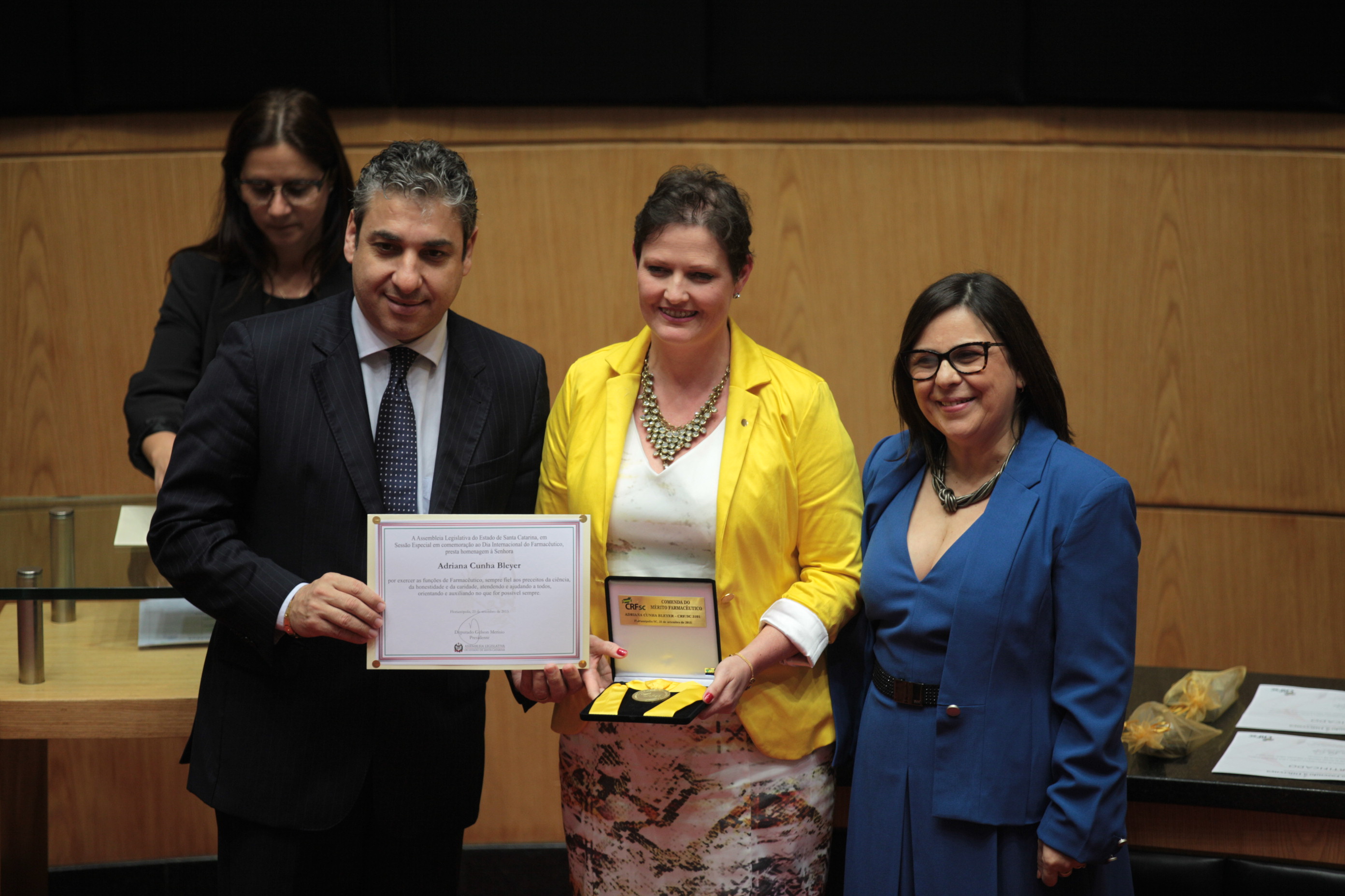Homenagem ao Dia Internacional do Farmacêutico - Adriana Cunha Bleyer