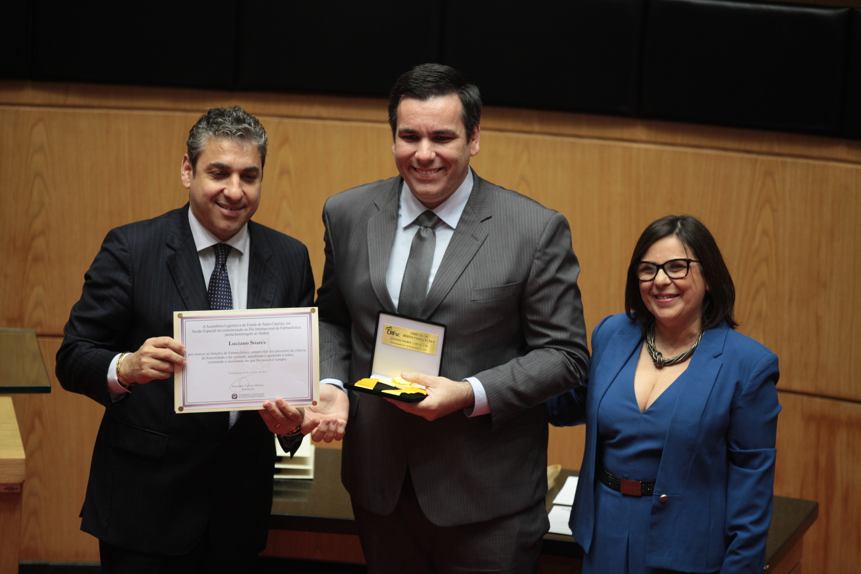 Homenagem ao Dia Internacional do Farmacêutico - Luciano Soares