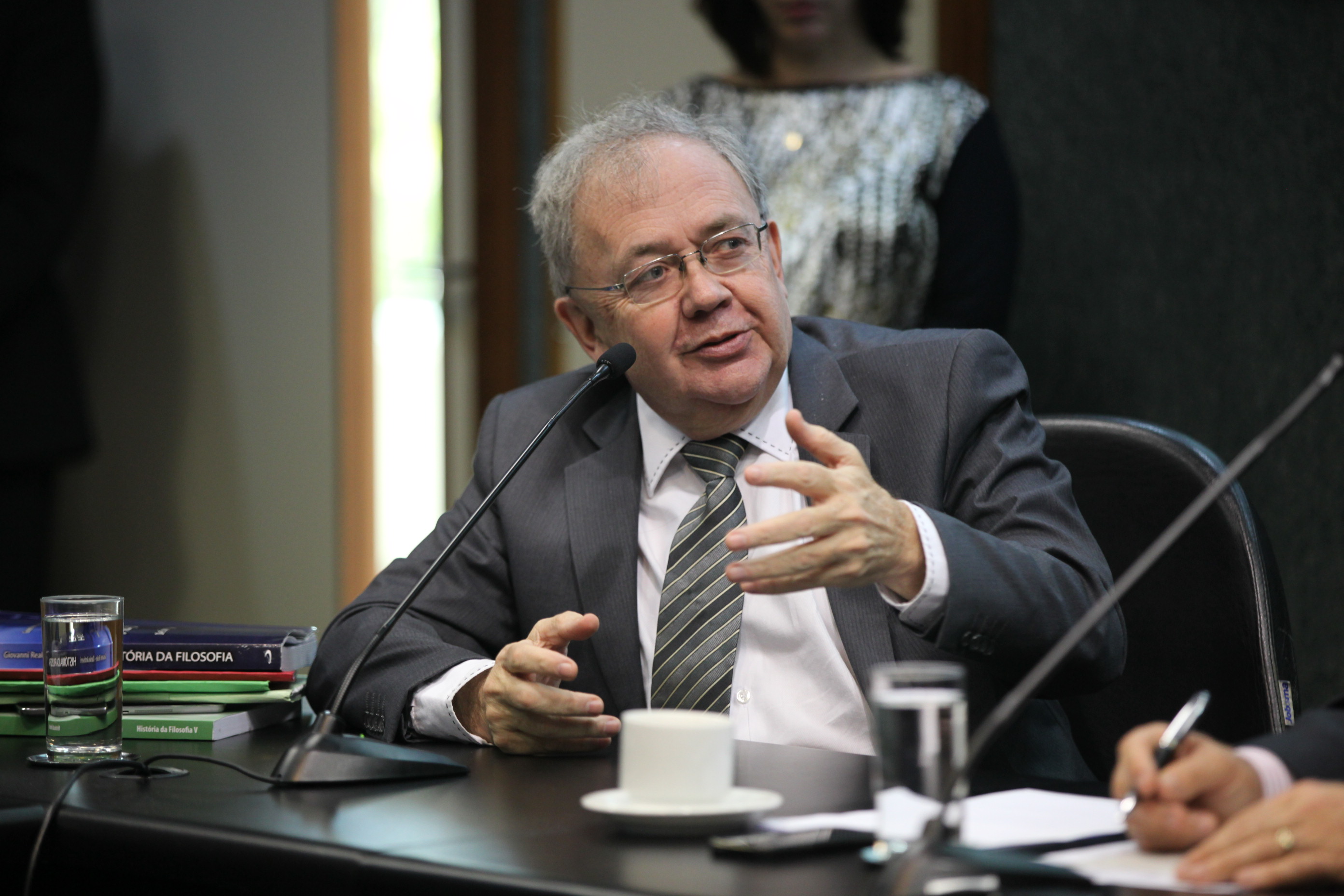 Deputado Fernando Coruja (PMDB) na Comissão de Trabalho - Foto: Humberto Gesser / Agencial AL