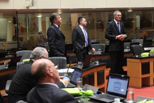 Deputados condenam volta da CPMF e cobram gestão responsável do país