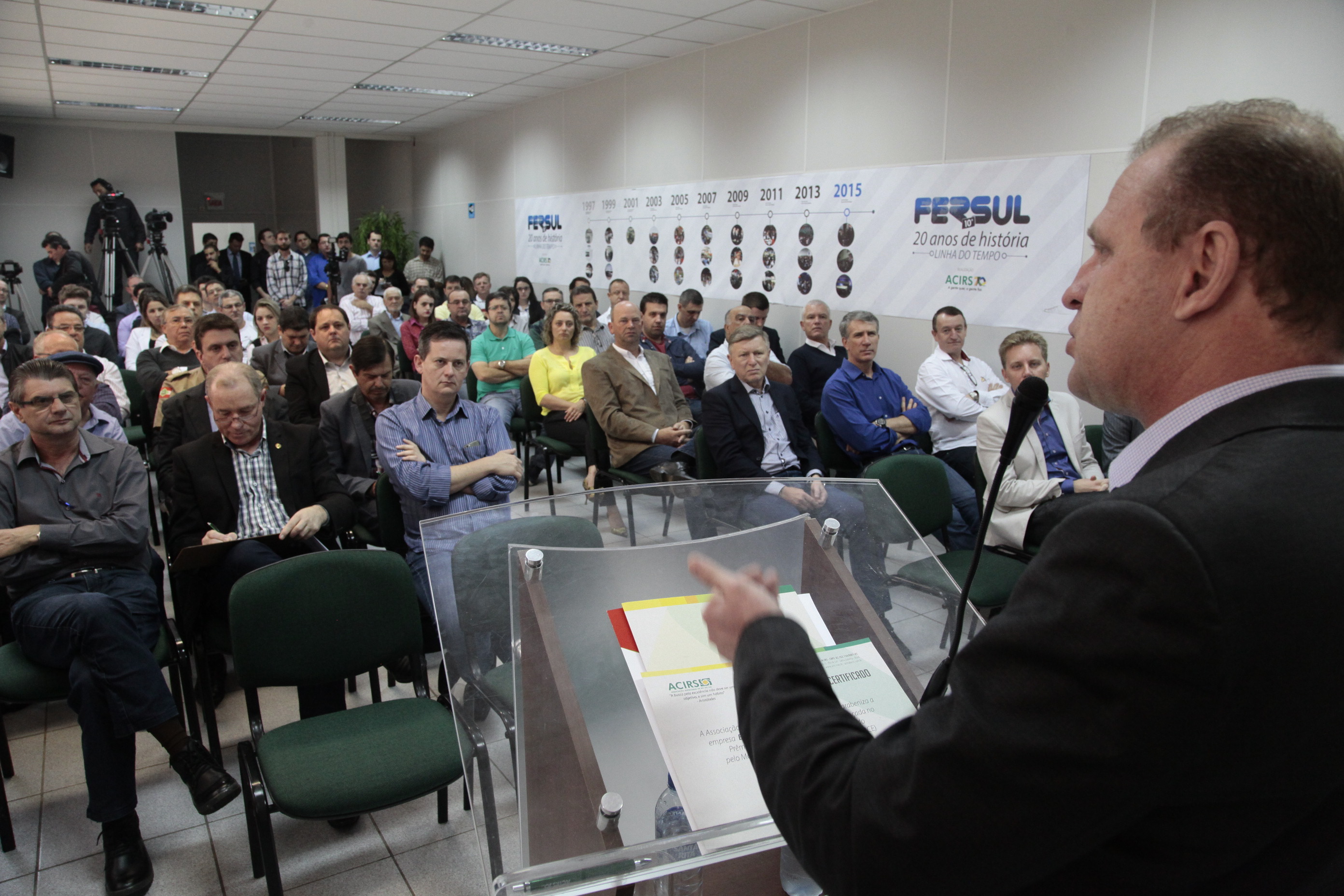 Deputado Gelson Merisio ministra palestra na Acirs