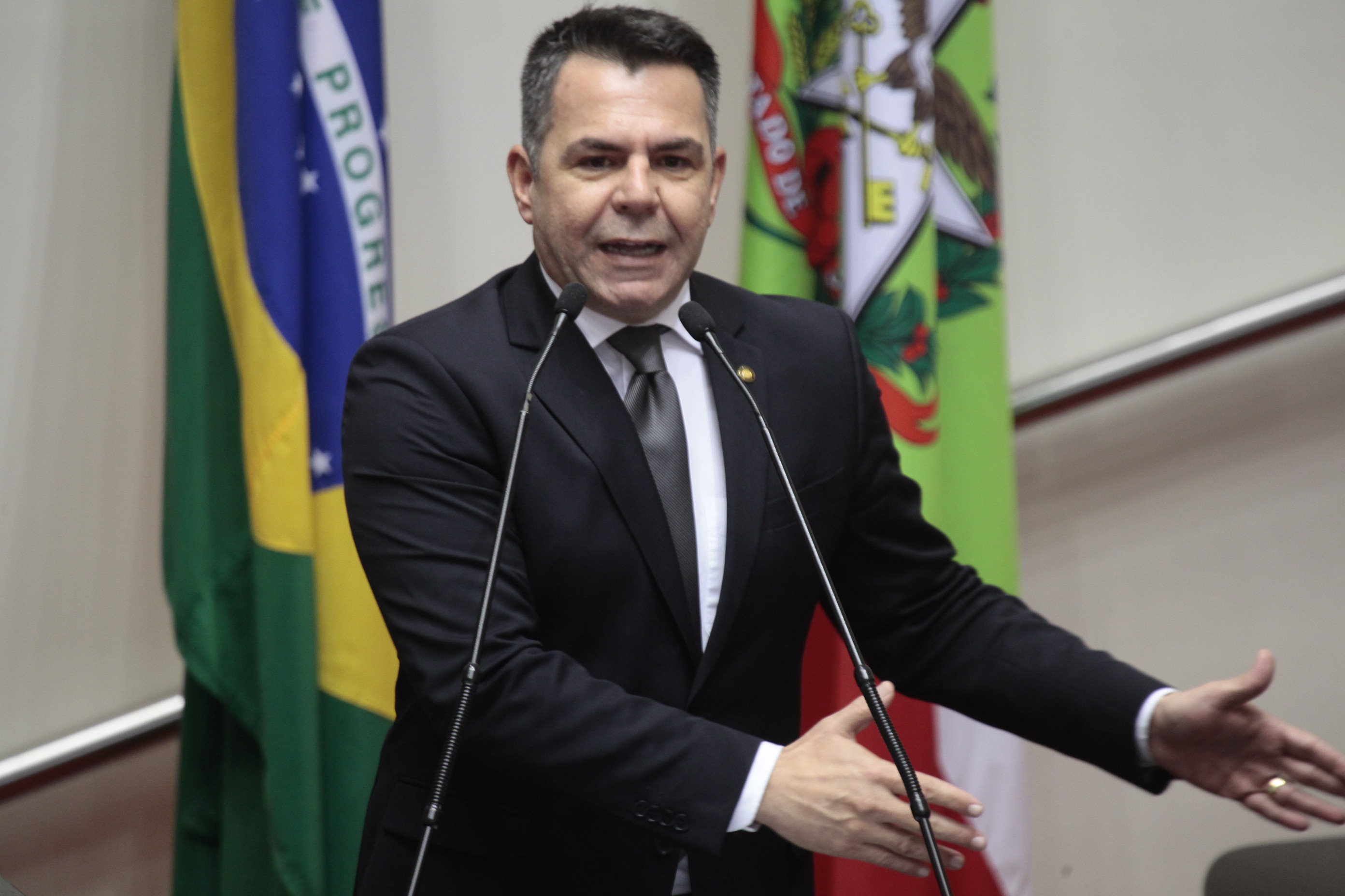 Sessão Ordinária da Assembleia Legislativa do Estado de Santa Catarina. Deputado Luiz Fernando Vampiro (PMDB) -  Foto: Miriam Zomer/Agência AL