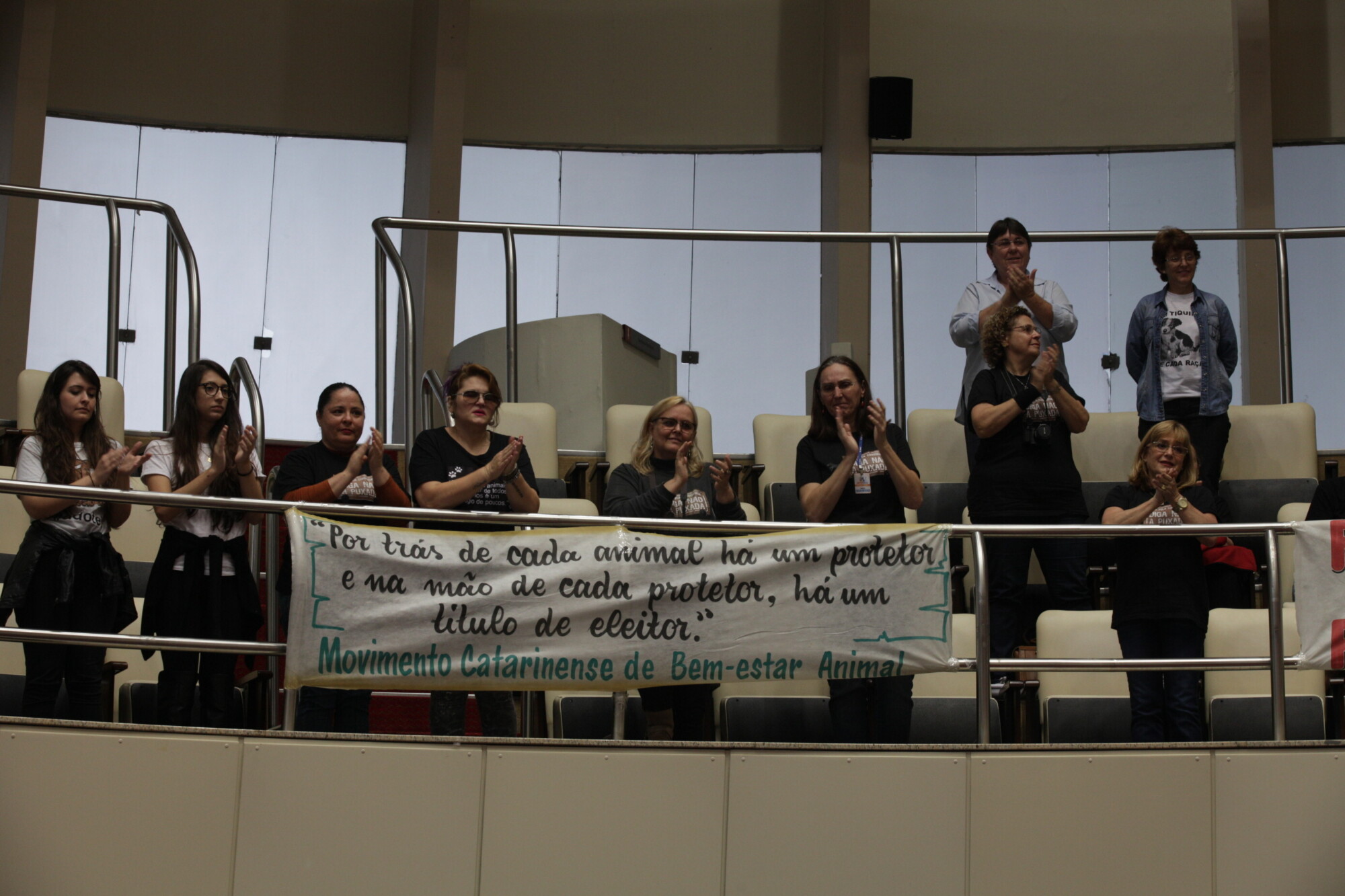 Decisão liminar do STF sobre impeachment de Dilma acirra debate entre deputados