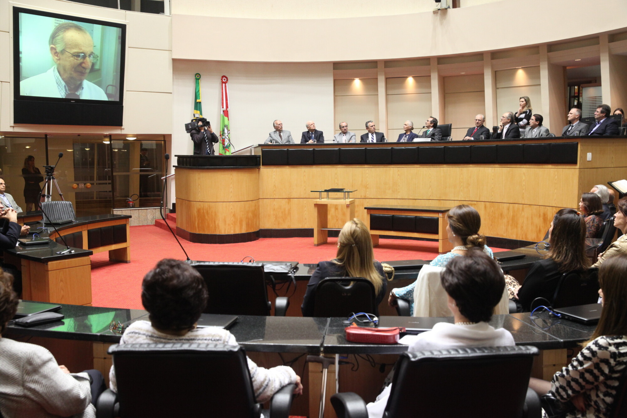 Homenagem resgata trajetória humanista do médico Ernesto Francisco Damerau
