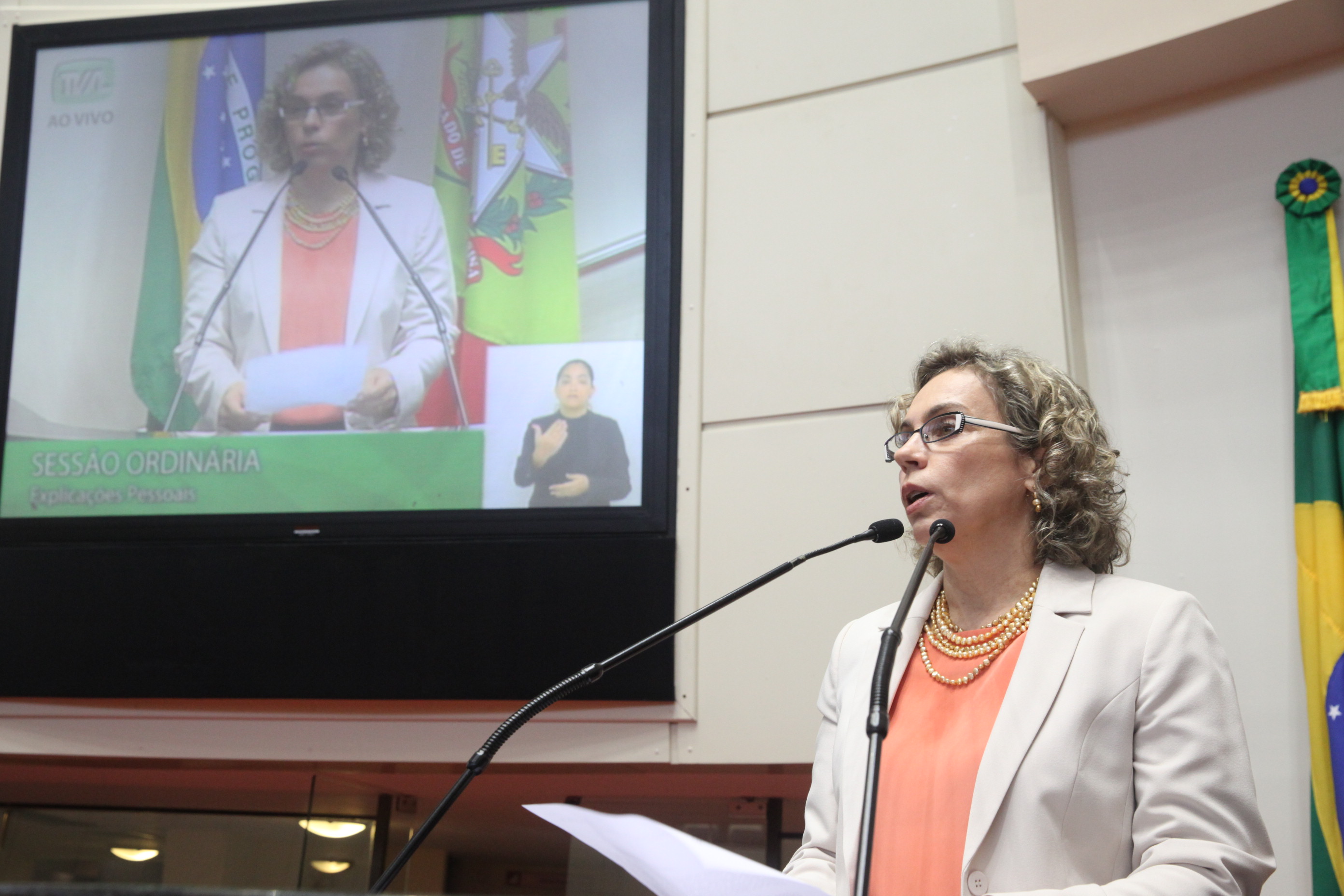 Deputada Ana Paula Lima (PT). Sessão Ordinária. Foto: Fábio Queiroz / Agência AL