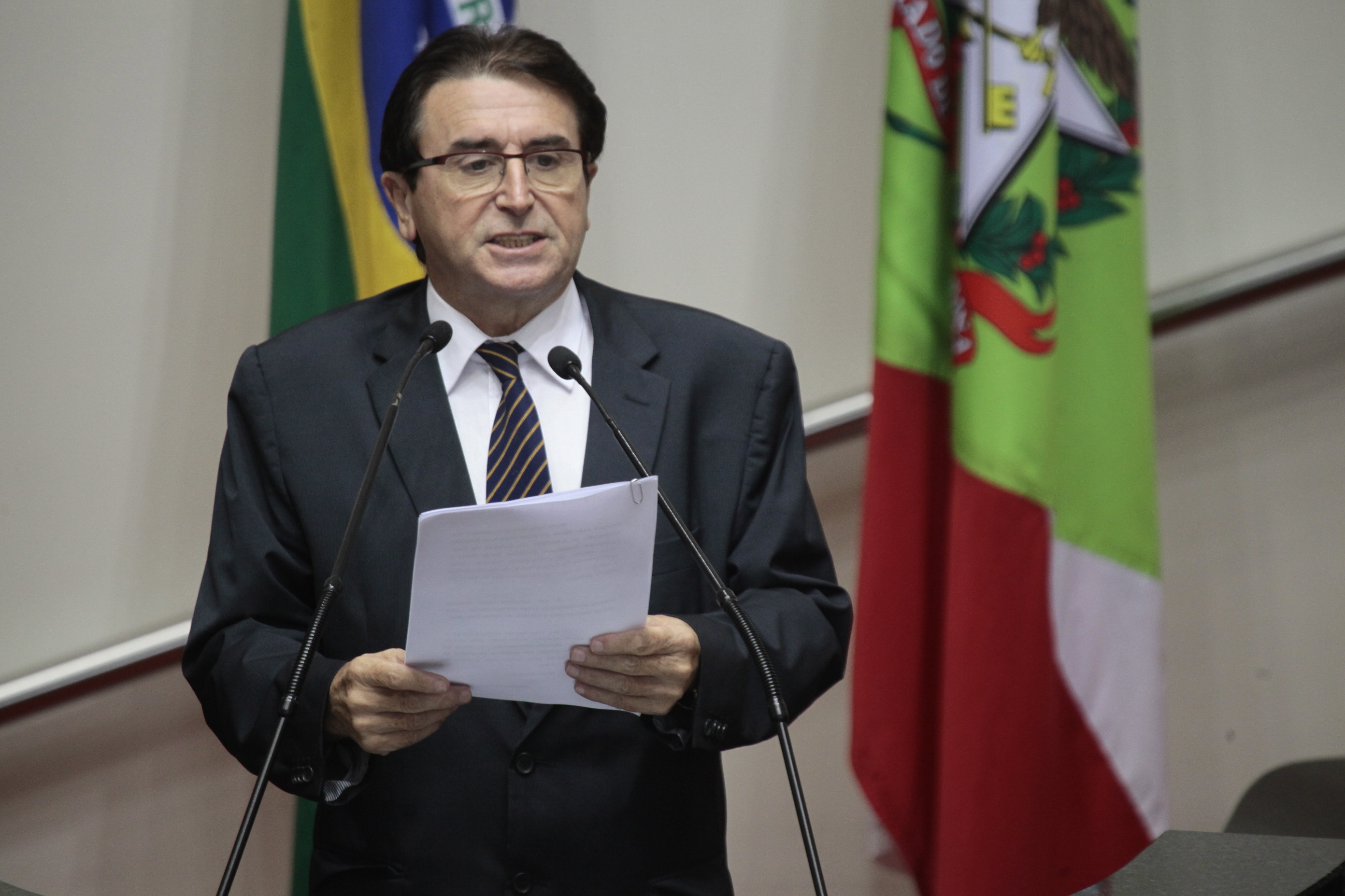 Sessão Ordinária - Plenário Osni Régis. Deputado Antonio Aguiar (PMDB) - Foto: Miriam Zomer/Agência AL