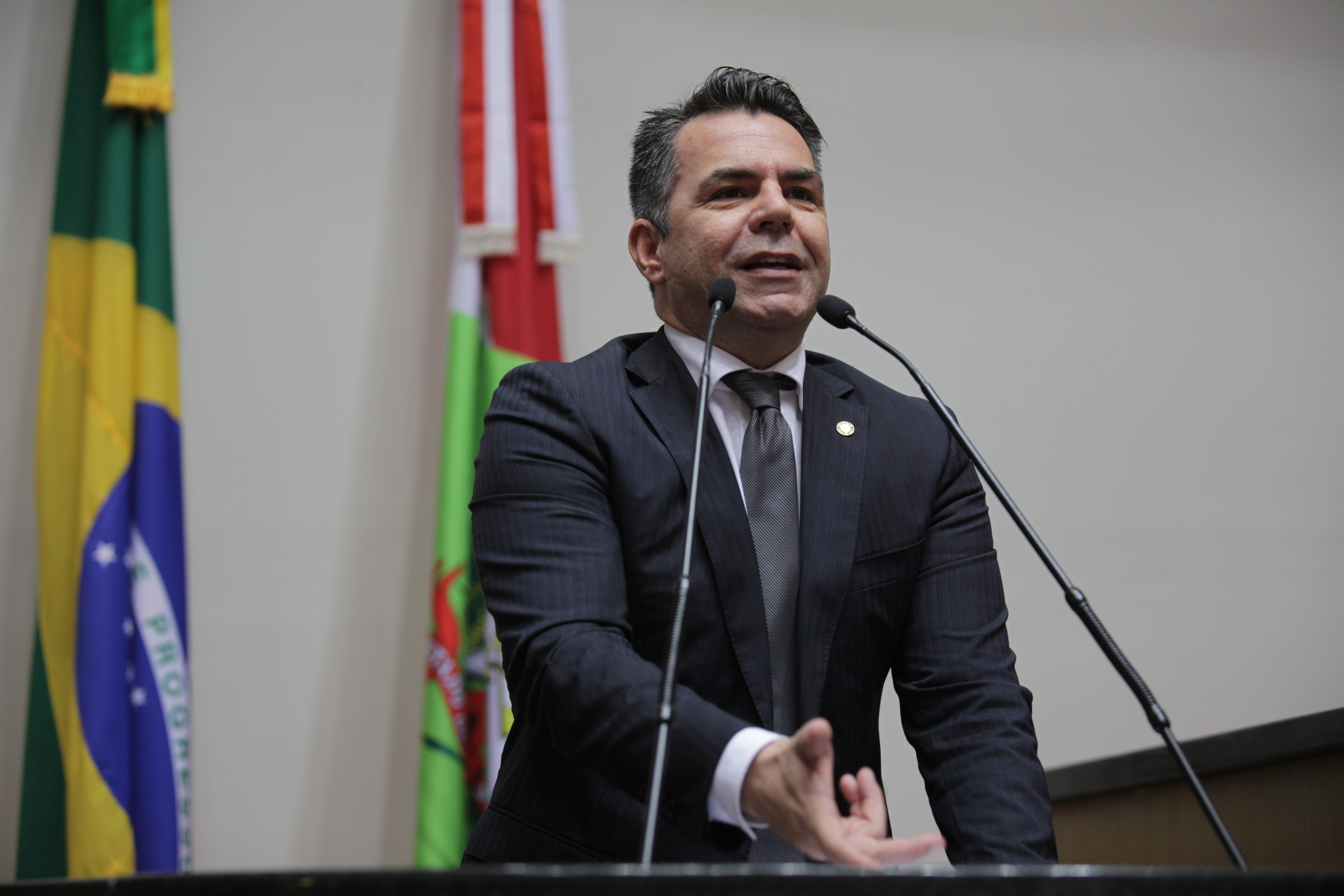 Sessão Ordinária. Deputado Luiz Fernando Vampiro (PMDB) - Foto: Solon Soares/Agência AL