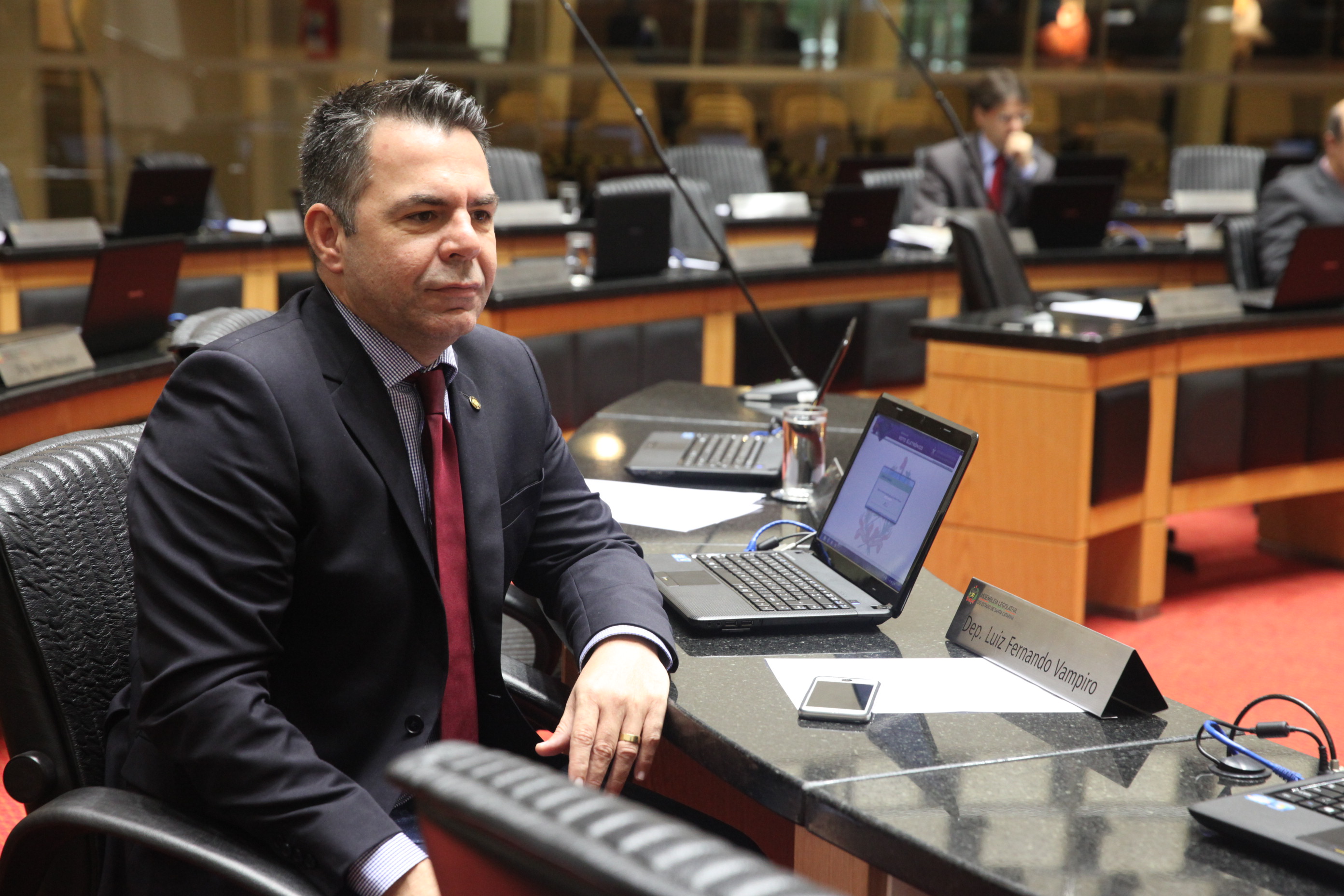 Sessão Ordinária. Deputado Luiz Fernando Vampiro (PMDB) - Foto: Fábio Queiroz / Agência AL
