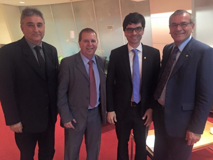 FOTO: Delegado Antônio Malinverni; deputado Mauricio Eskudlark; delegado Ulisses Gabriel, presidente da Adepol; e deputado Silvio Dreveck