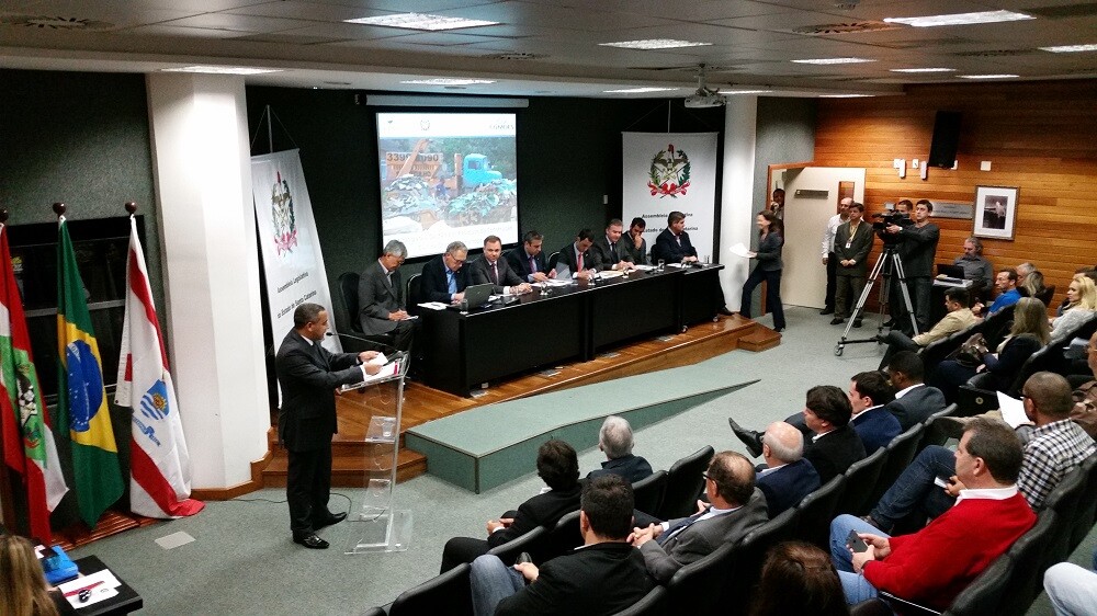 Reunião apontou soluções para os problemas envolvendo os restos de reforma, demolição e obras da construção civil