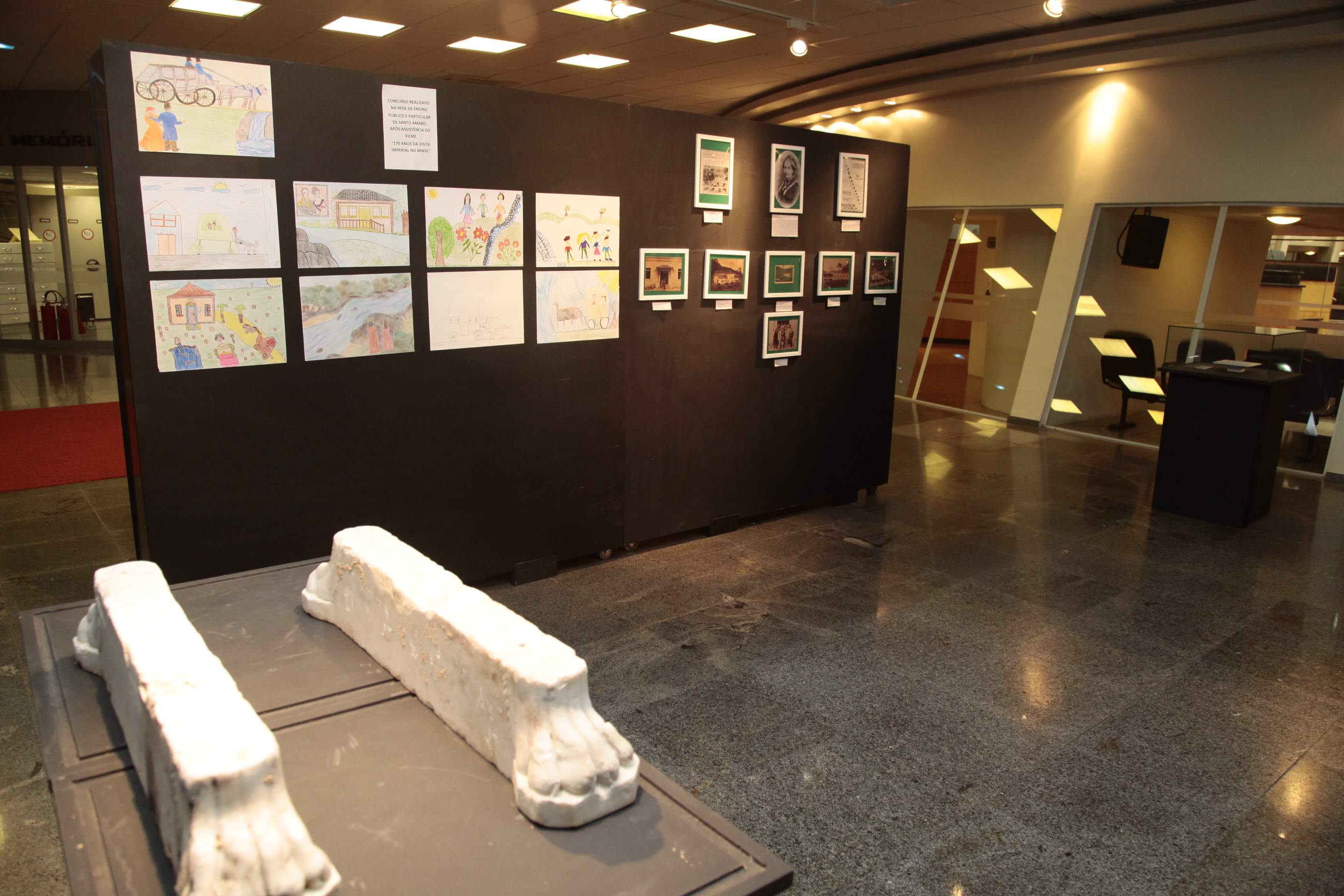 Exposição de fotos Águas de Santo Amaro, representativas aos 170 anos de visita da Família Imperial à Caldas da Imperatriz - Autoria Mariana Costa.