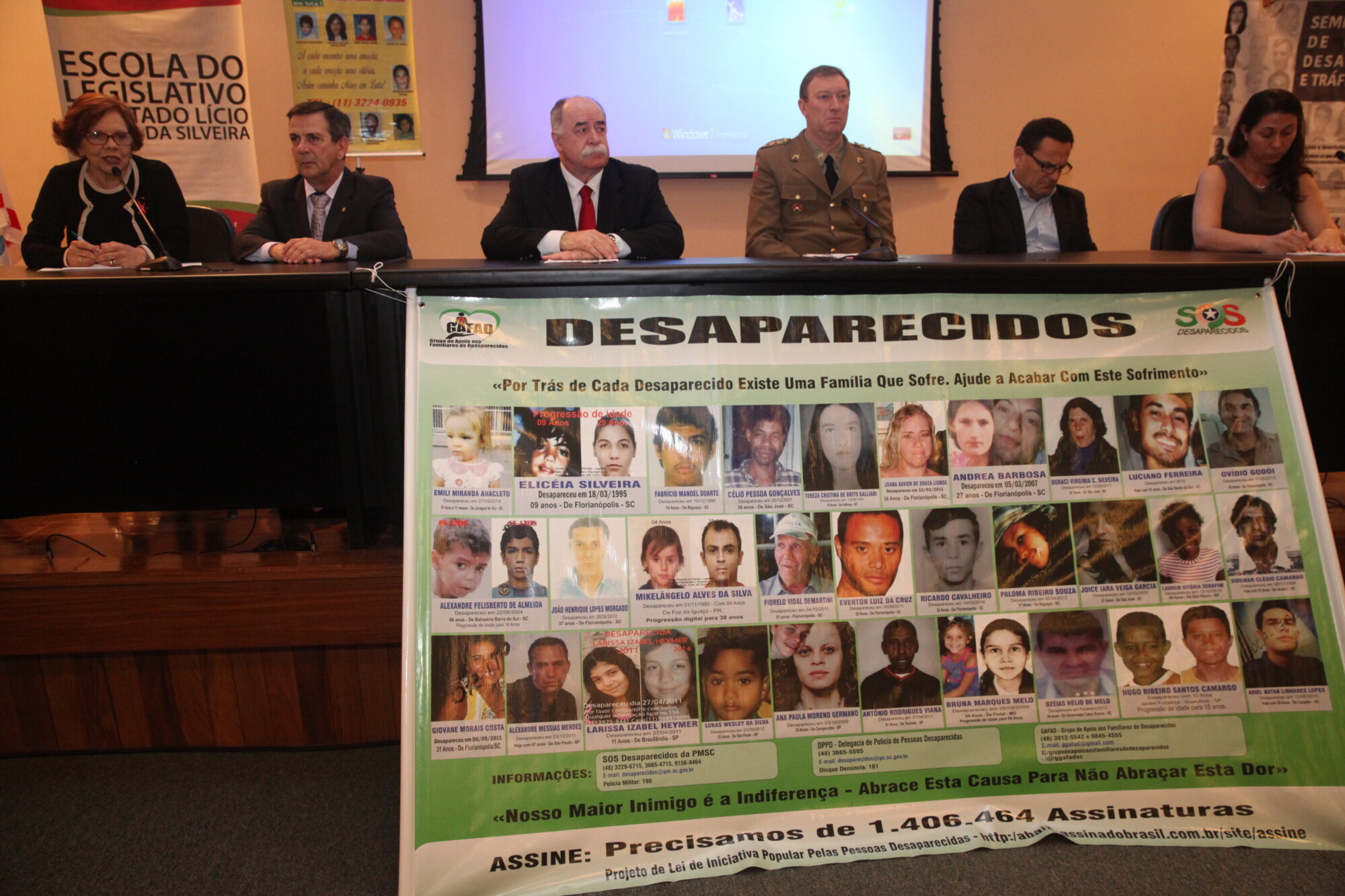 Evento foi aberto pela manhã e prossegue durante esta quinta-feira (29).