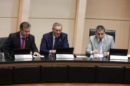 Campanha Outubro Rosa ganha destaque no plenário