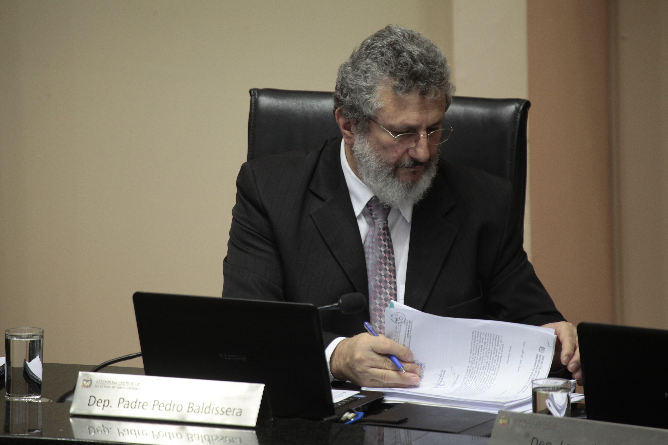 Sessão Ordinária. Deputado Padre Pedro Baldissera (PT)  - Foto: Miriam Zomer/Agência AL