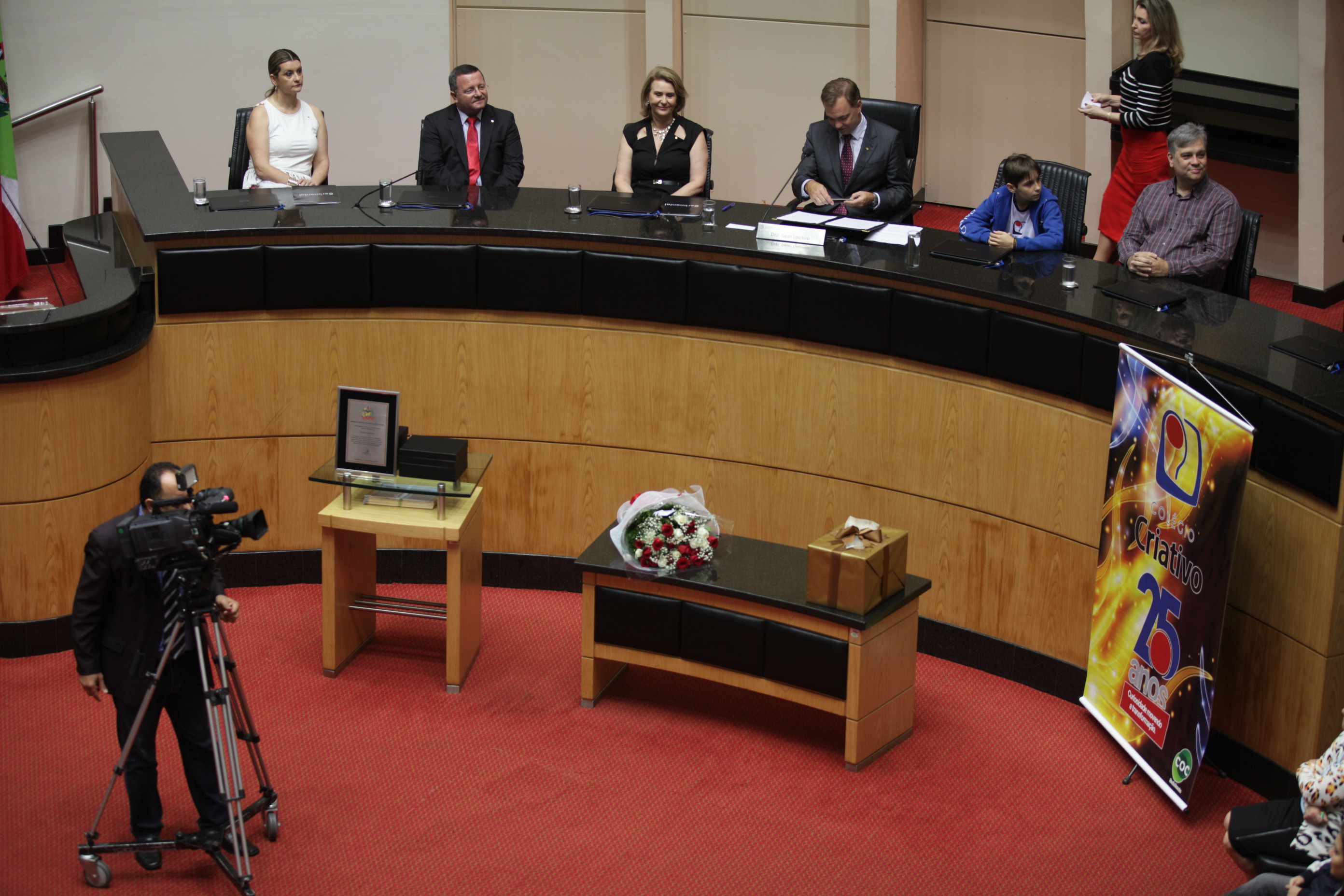 Homenagem ao Colégio Criativo