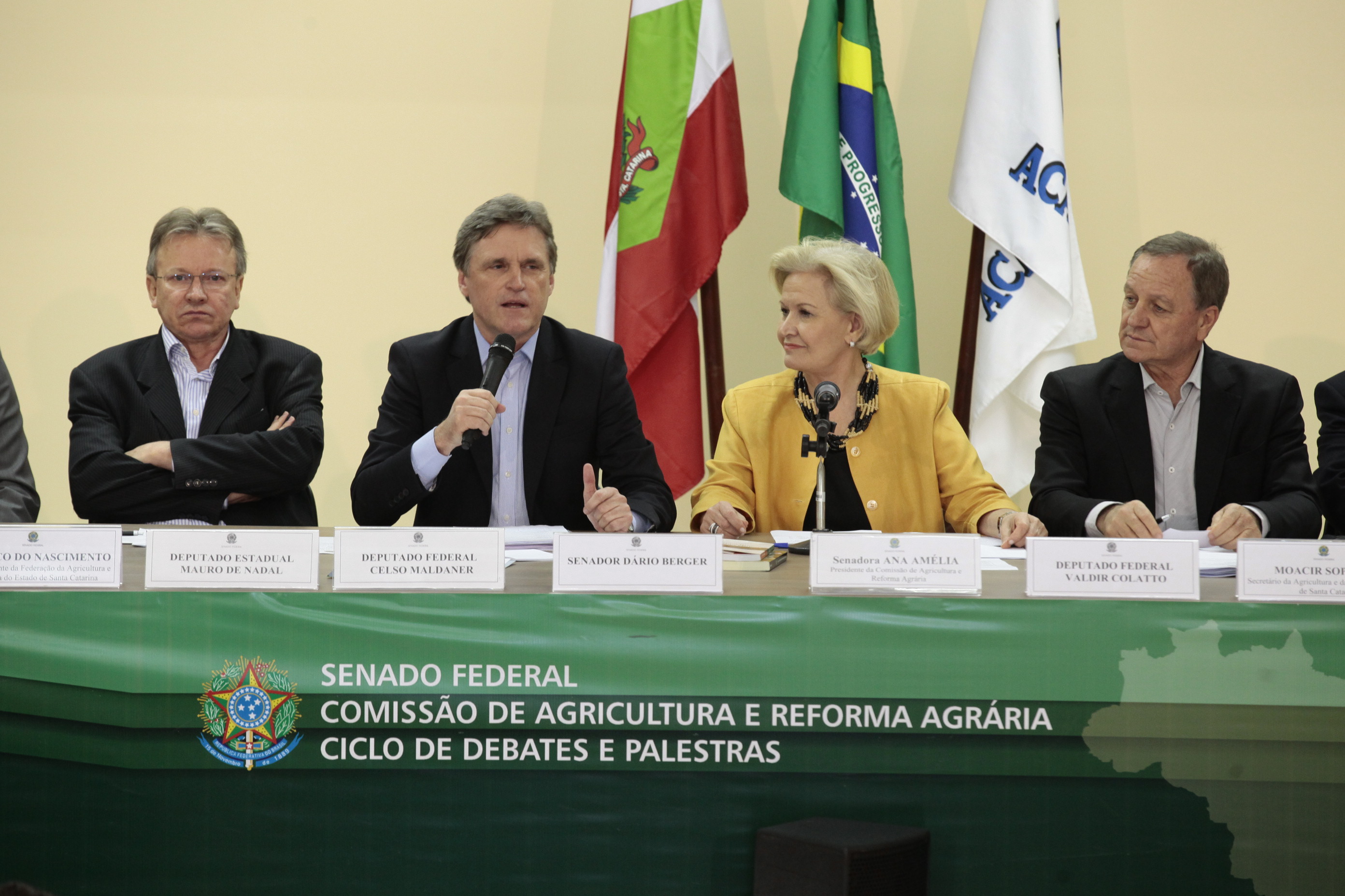 Ciclo de debates da Comissão de Agricultura e Reforma Agrária (CRA) do Senado Federal, realizado na cidade de Chapecó SC. Foto: Miriam Zomer/Agência AL