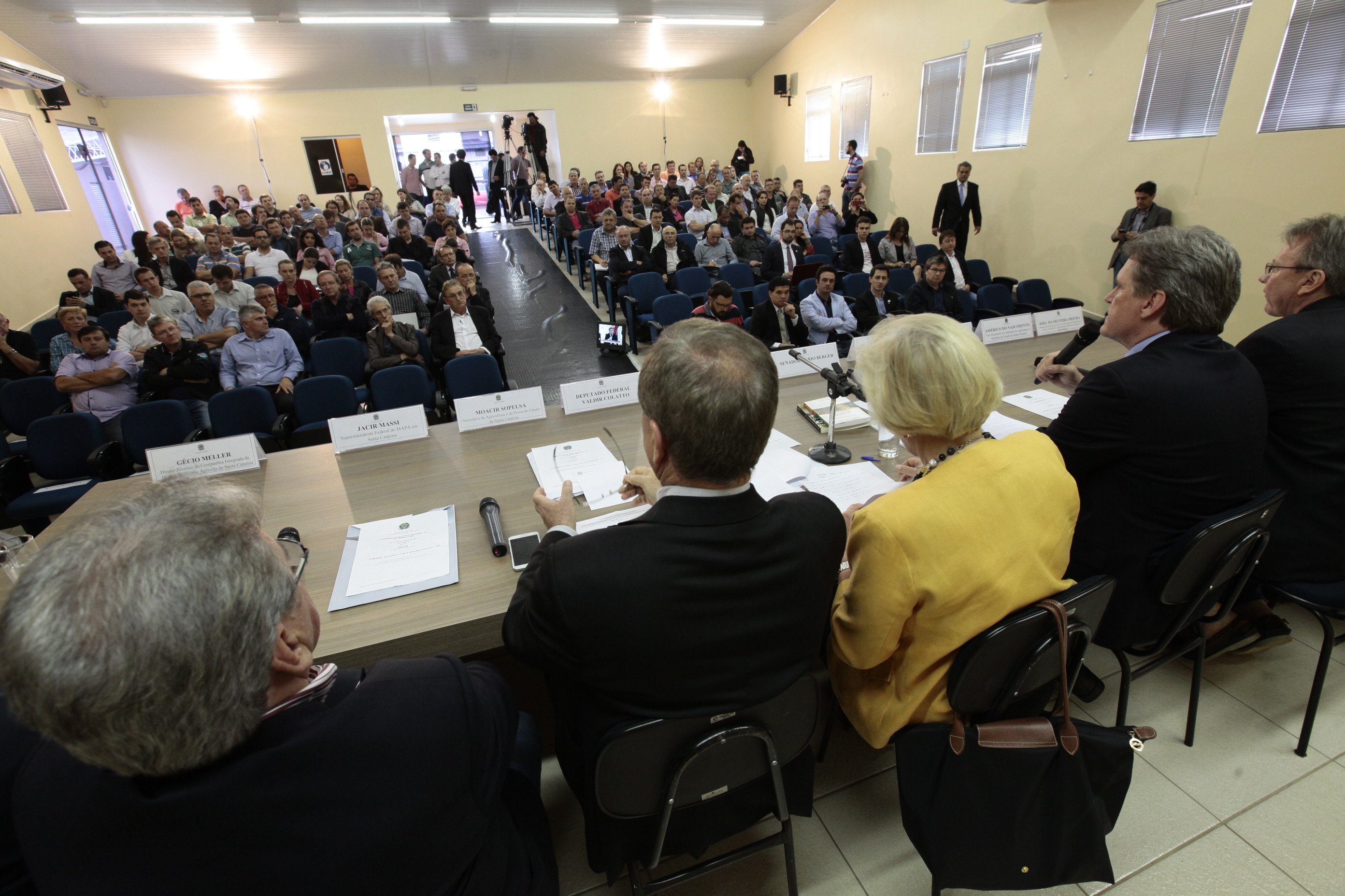 Ciclo de debates da Comissão de Agricultura e Reforma Agrária (CRA) do Senado Federal, realizado na cidade de Chapecó SC. Foto: Miriam Zomer/Agência AL