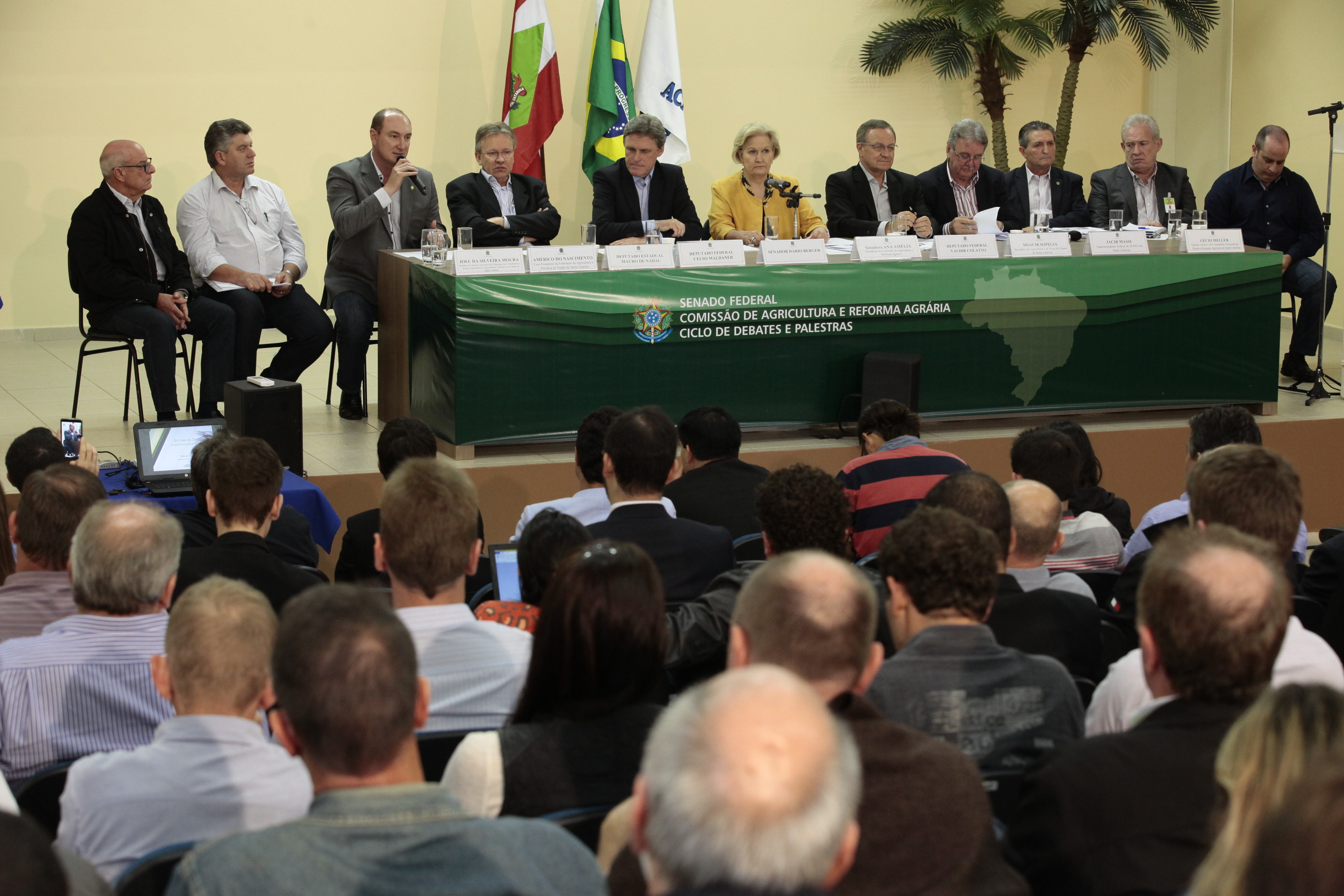 Ciclo de debates da Comissão de Agricultura e Reforma Agrária (CRA) do Senado Federal, realizado na cidade de Chapecó SC. Foto: Miriam Zomer/Agência AL