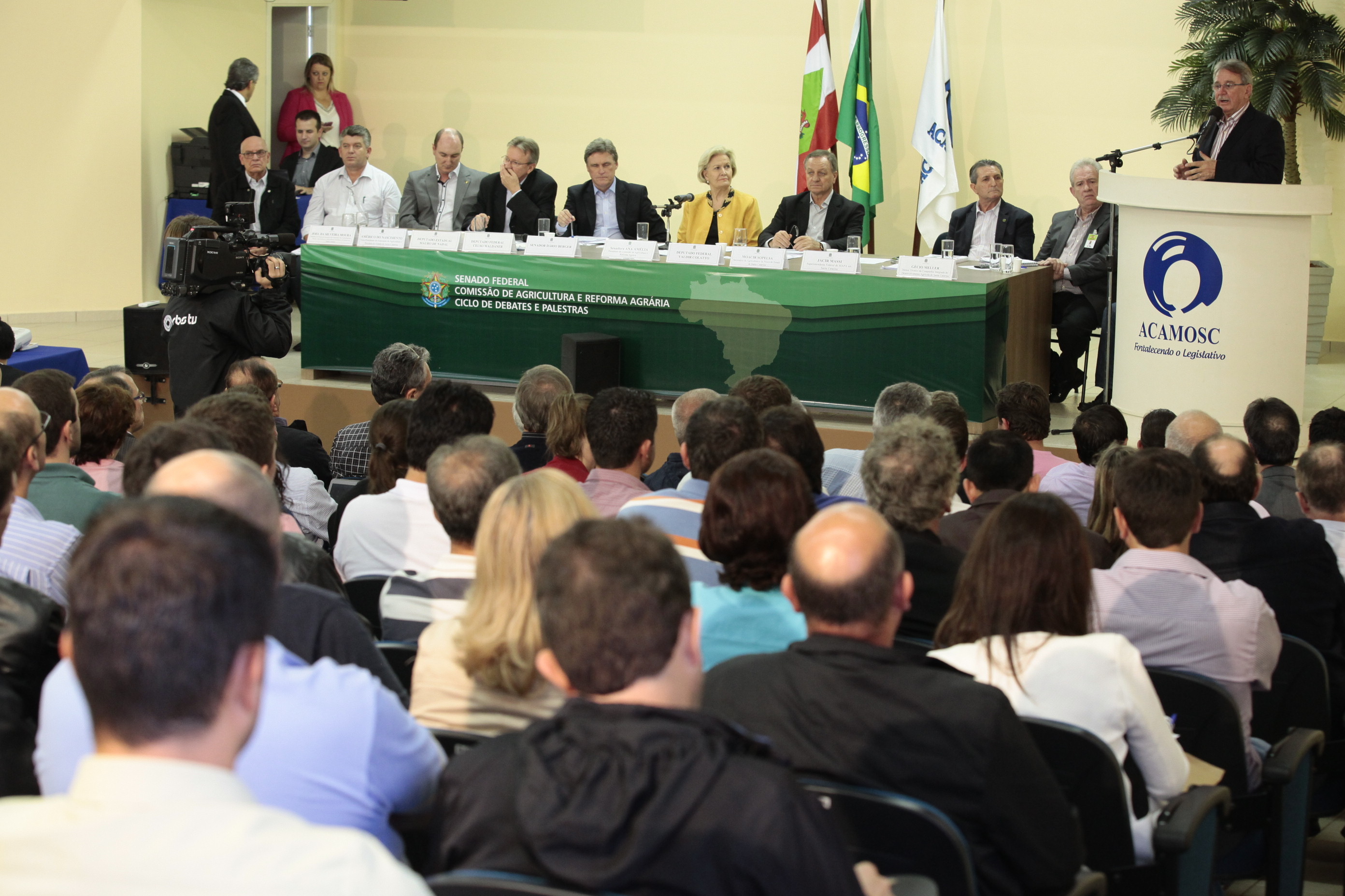 Ciclo de debates da Comissão de Agricultura e Reforma Agrária (CRA) do Senado Federal, realizado na cidade de Chapecó SC. Foto: Miriam Zomer/Agência AL