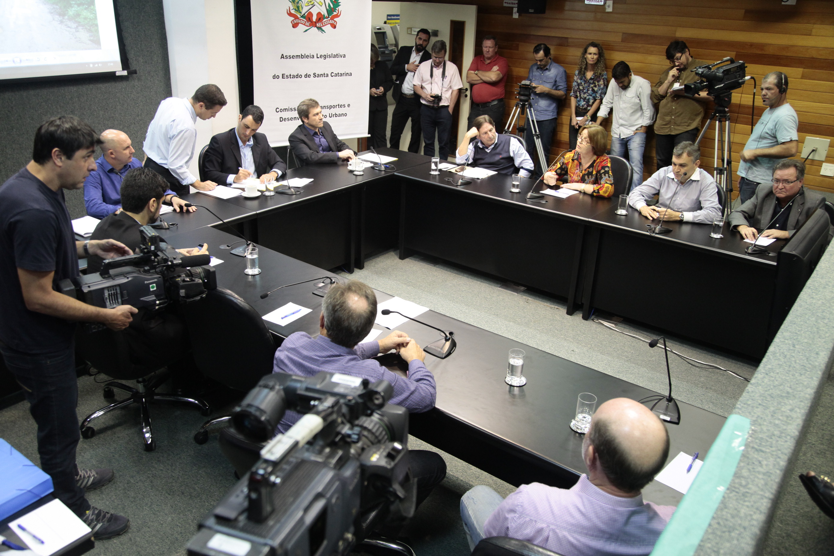 Audiência Pública da Comissão de Transporte e Desenvolvimento Urbano, discute a situação da SC 108.