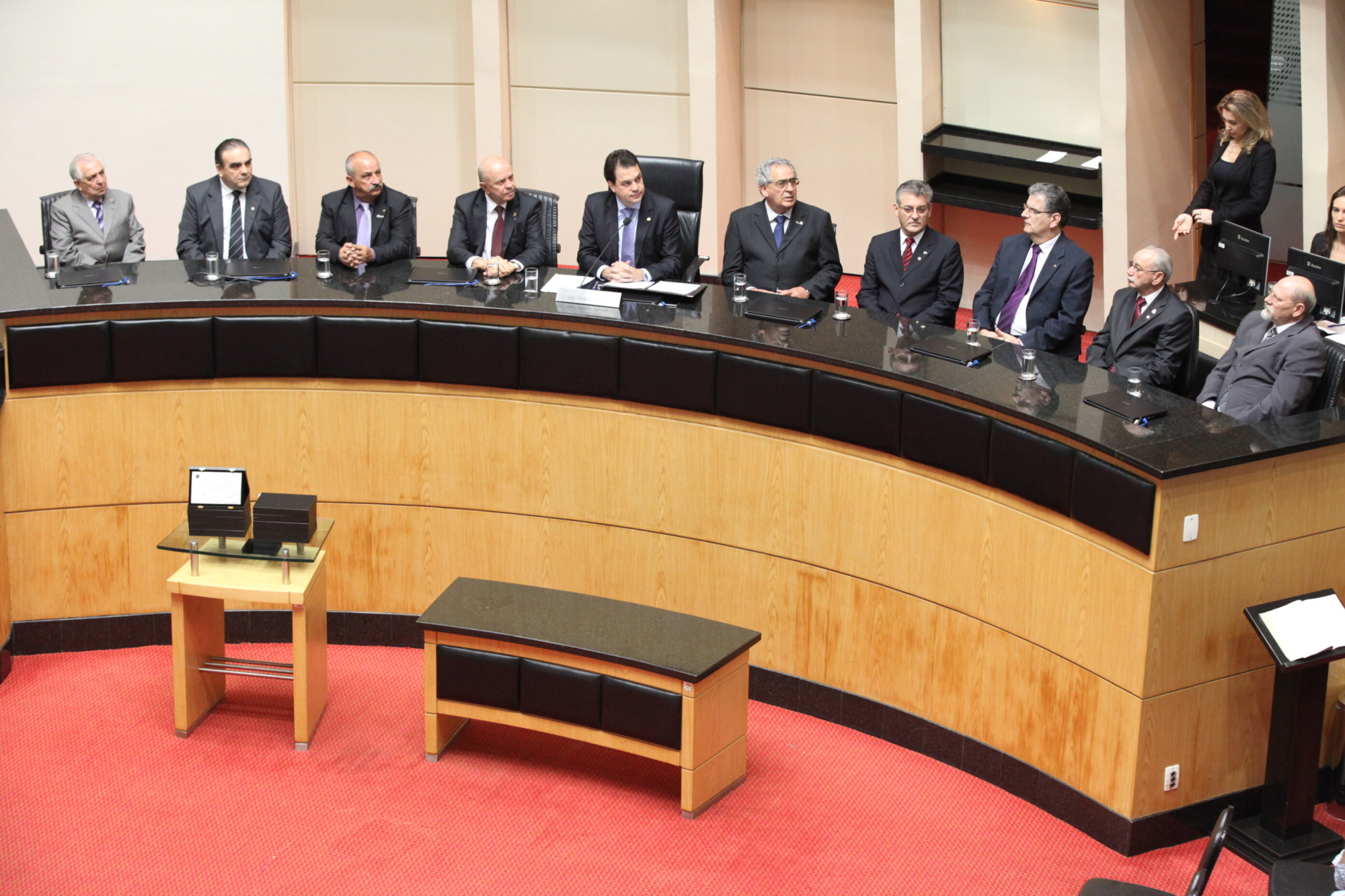 Assembleia presta homenagem aos 50 anos da Lei do Representante Comercial