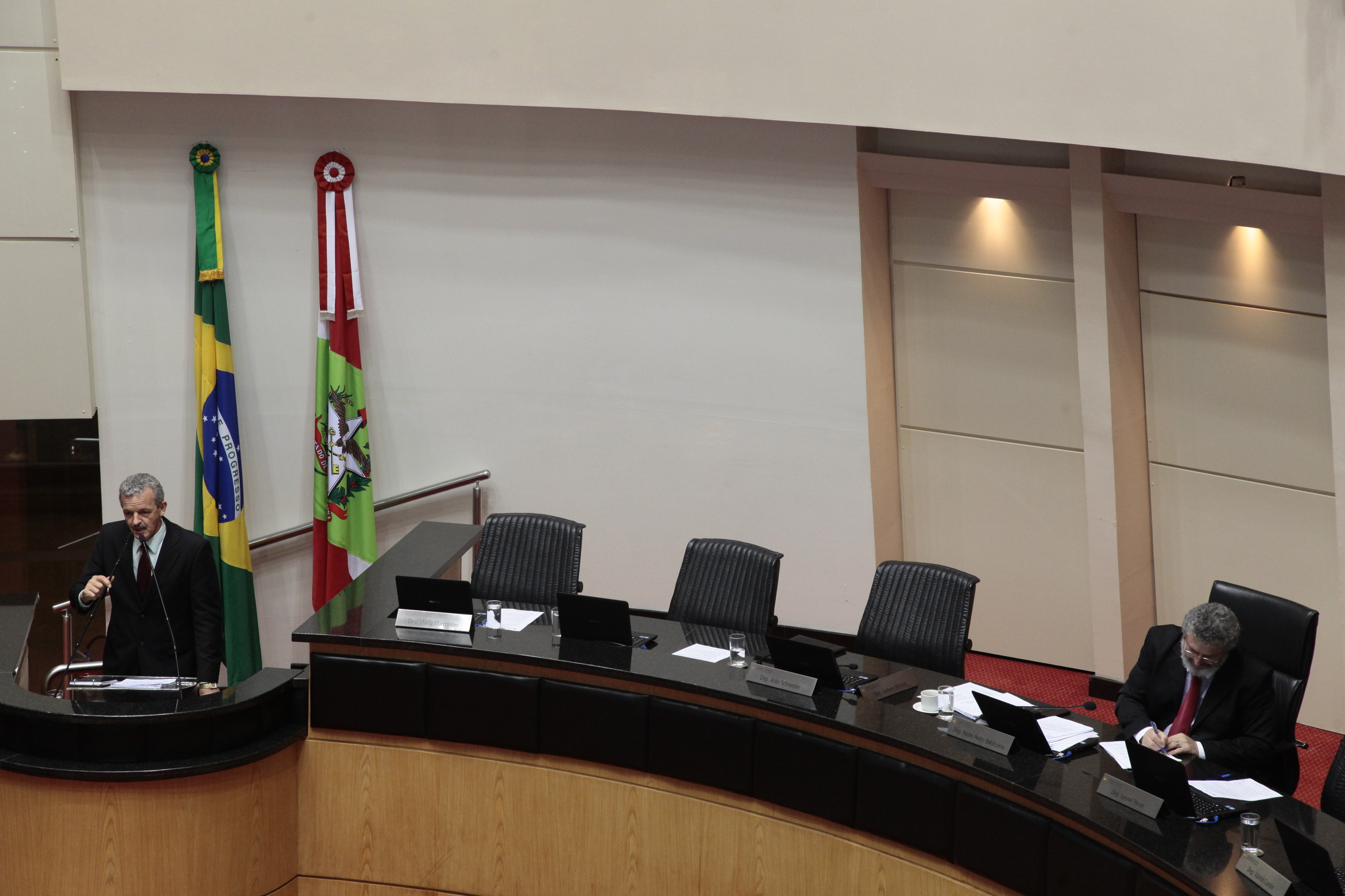 Sessão Ordinária da Assembleia Legislativa do Estado de Santa Catarina. Deputado Dirceu Dresch (PT)