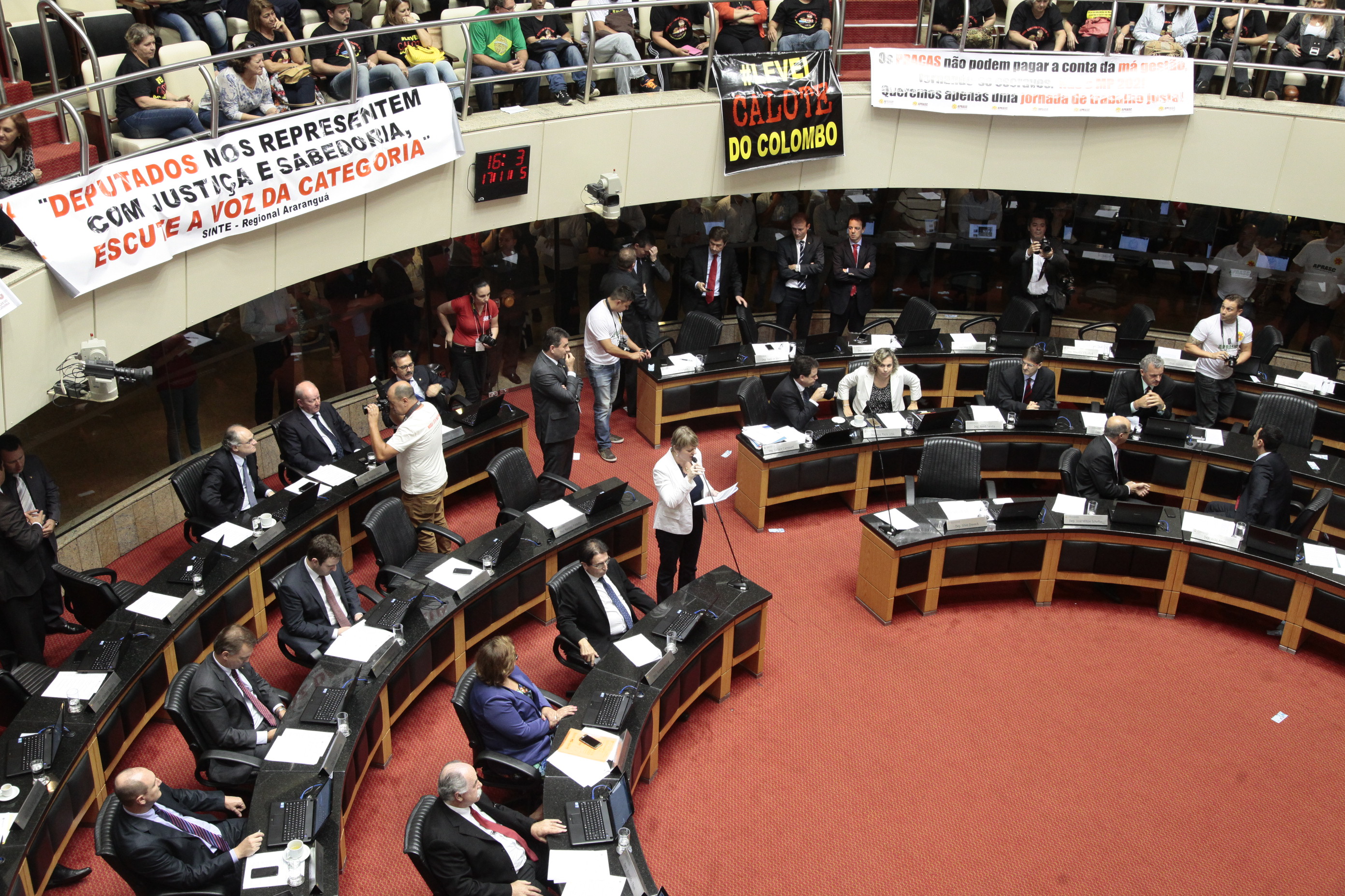 Sessão Ordinária da Assembleia Legislativa do Estado de Santa Catarina. Fotos: Miriam Zomer/Agência AL