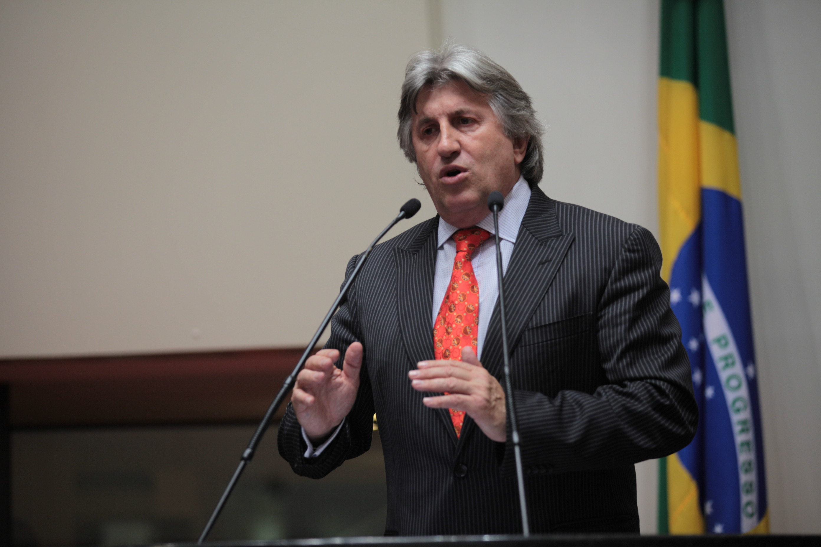 Sessão Ordinária da Assembleia Legislativa do Estado de Santa Catarina. Deputado Leonel Pavan (PSDB)
