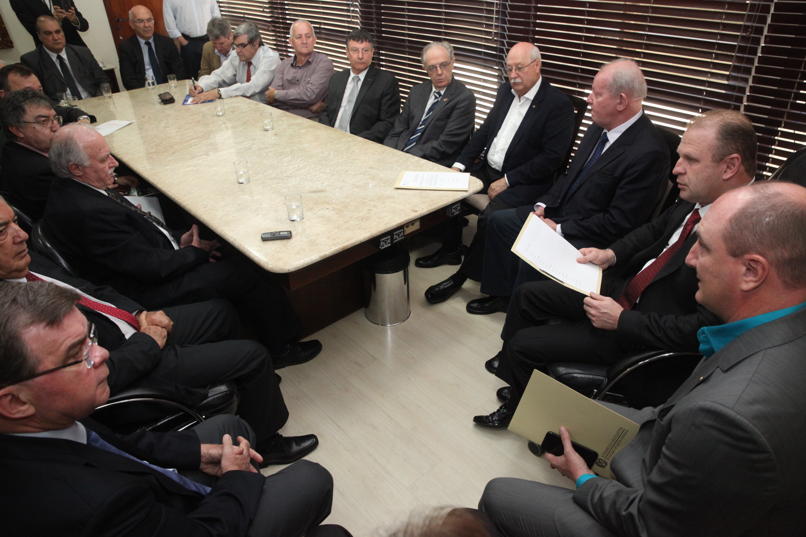 Presidente da Alesc - Deputado Gelson Merisio (PSD) - apresenta o Projeto Participação Assegurada para entidades de classe de Santa Catarina. Foto: Fábio Queiroz / Agência AL