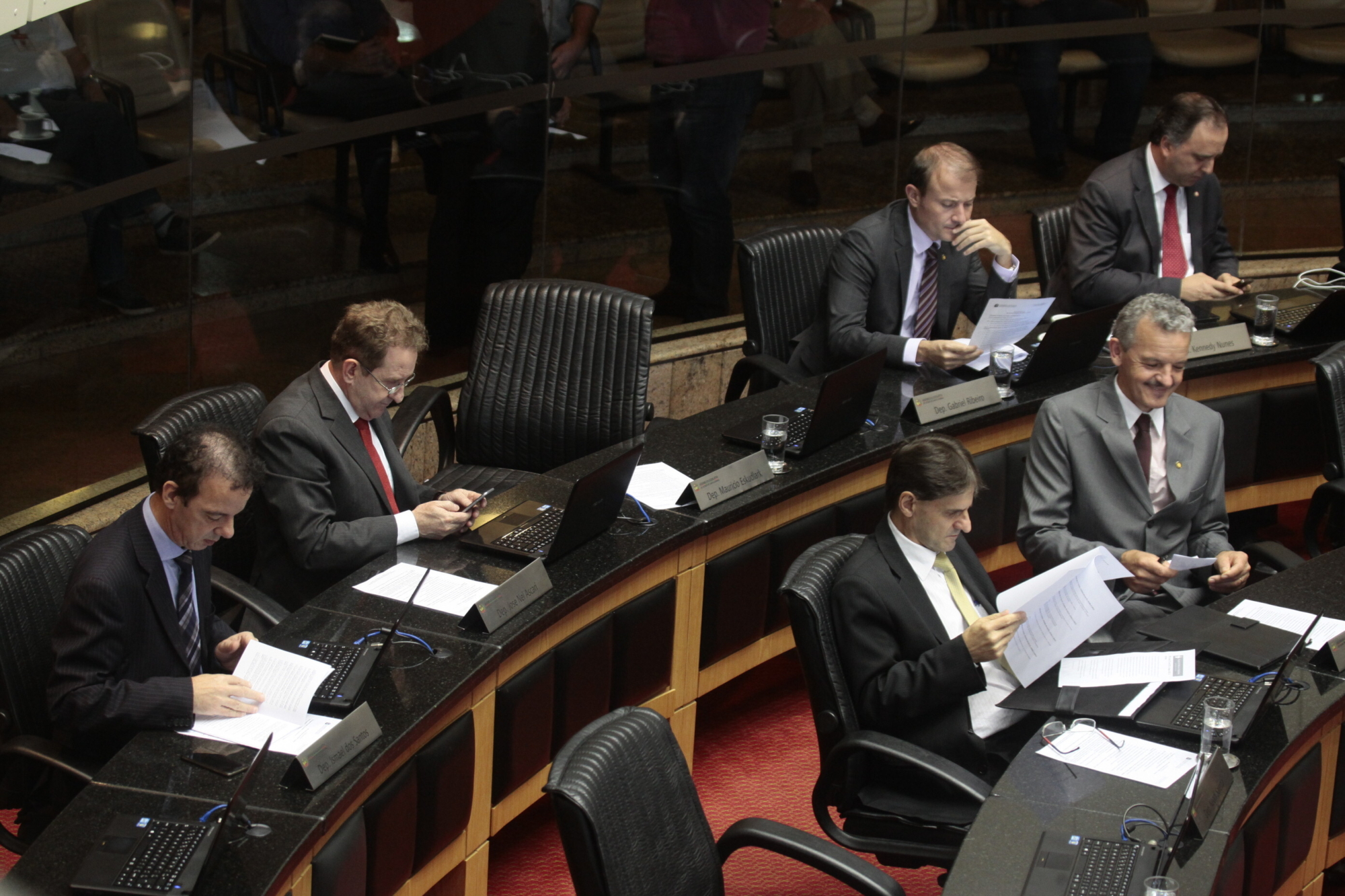 Deputados aprovam PLs sobre conscientização na área da saúde