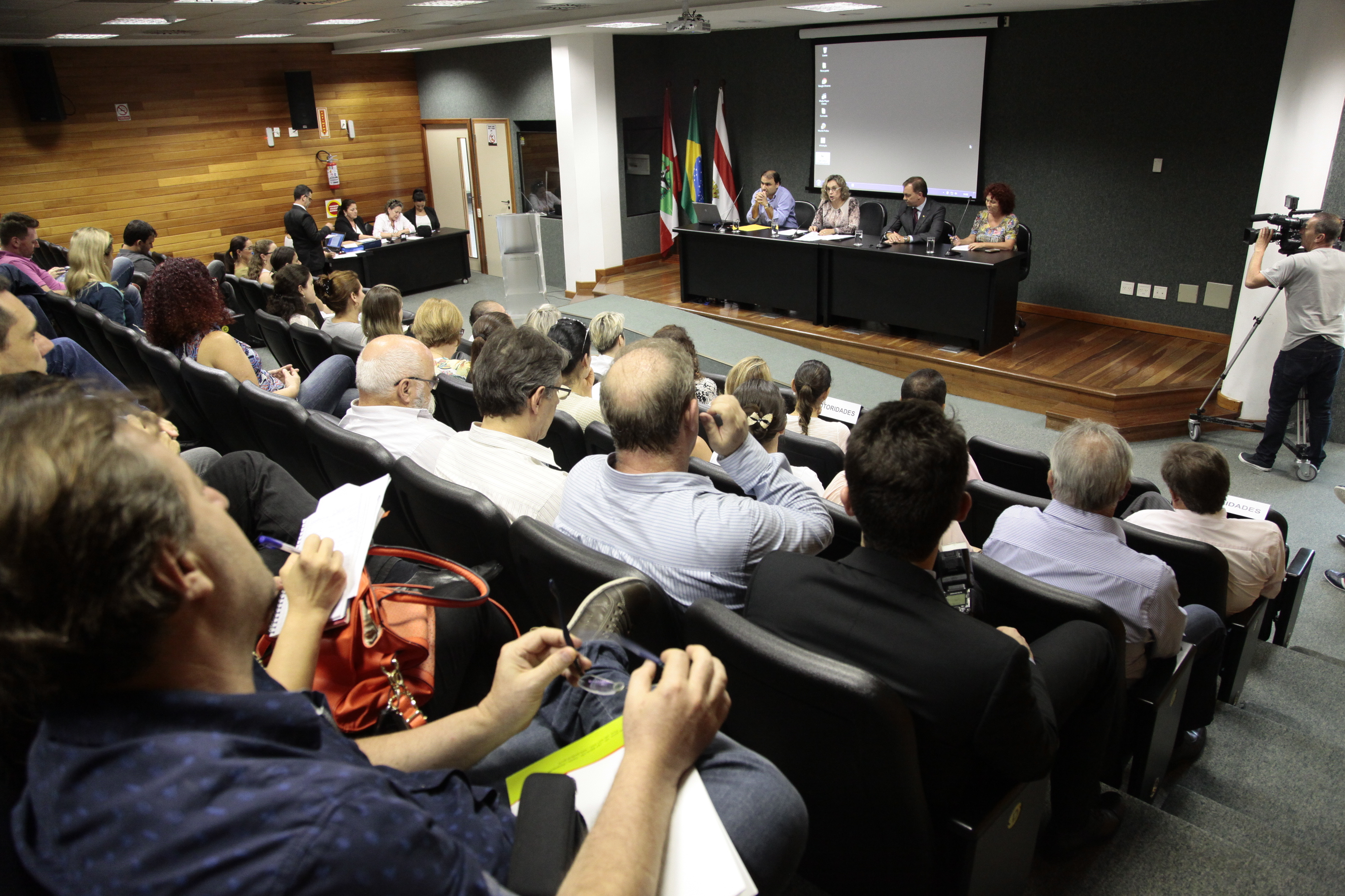 Audiência Pública para discutir a Construção do Centro de Referência da Saúde da Mulher, em Florianópolis. Foto: Miriam Zomer/Agência AL
