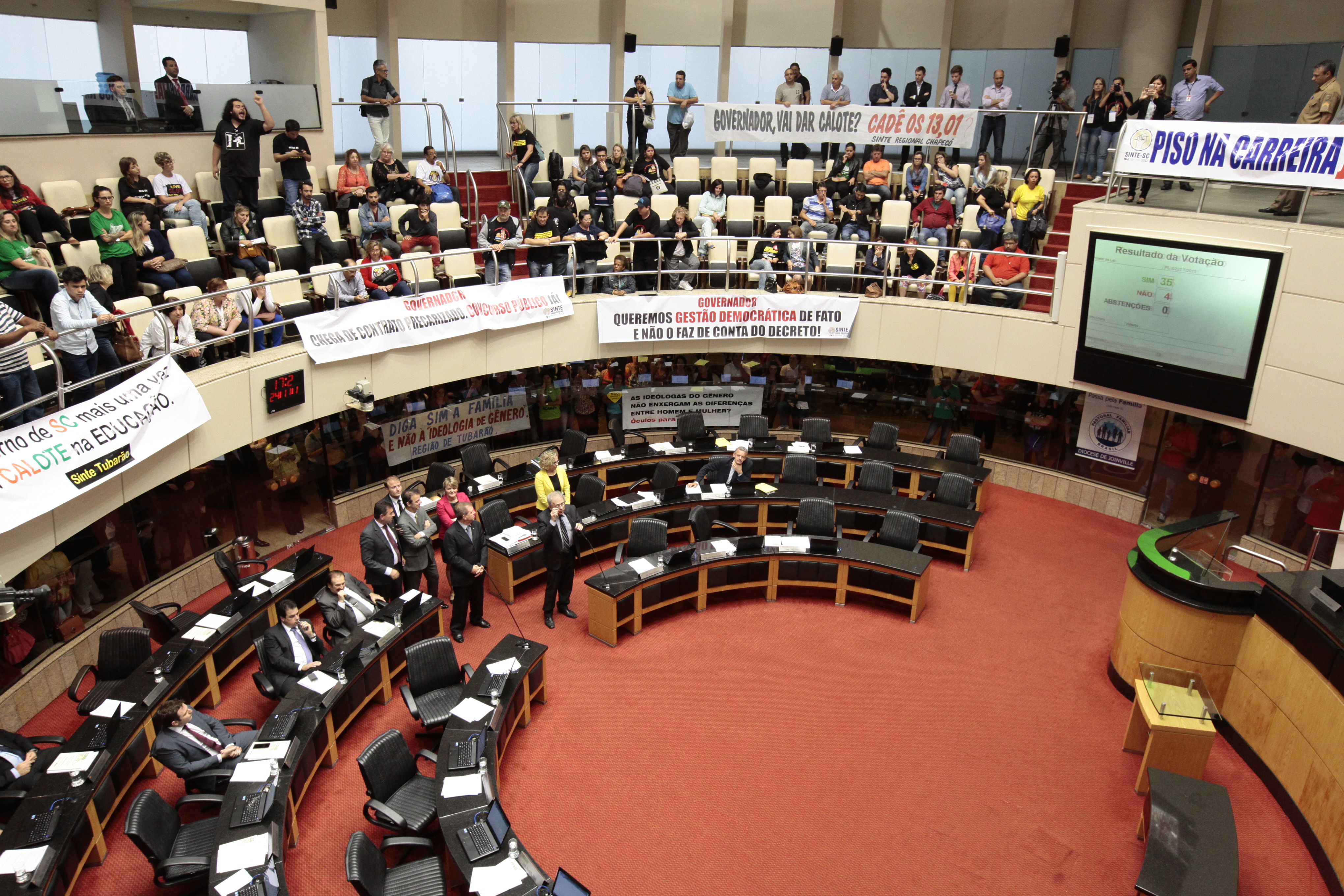 Votação do Plano Estadual de Educação. Foto: Miriam Zomer/Agência AL