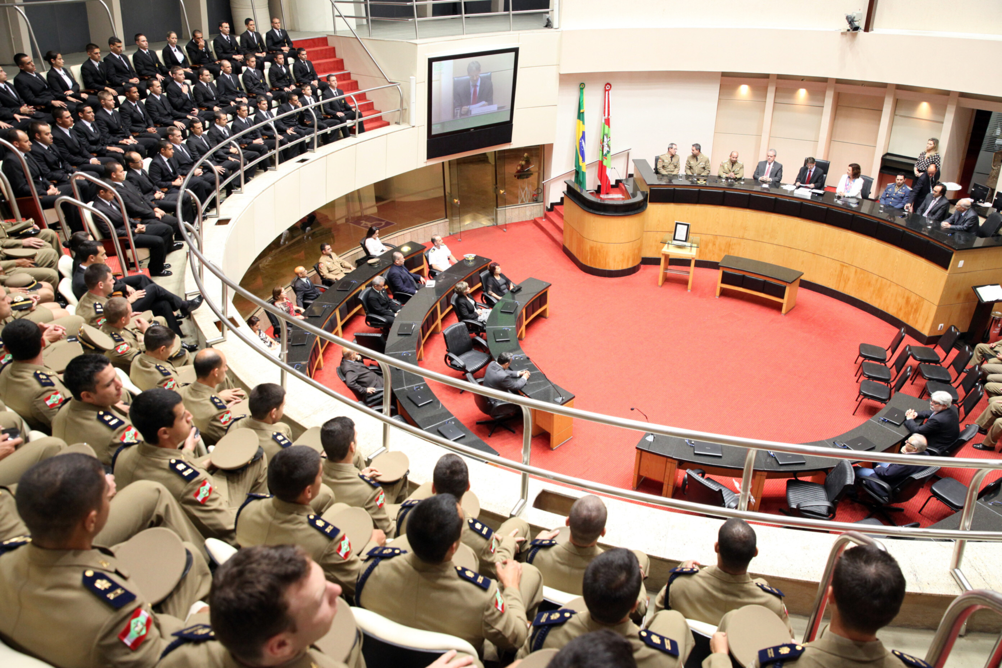 Assembleia Legislativa homenageia os 50 anos do Centro de Ensino da Polícia Militar