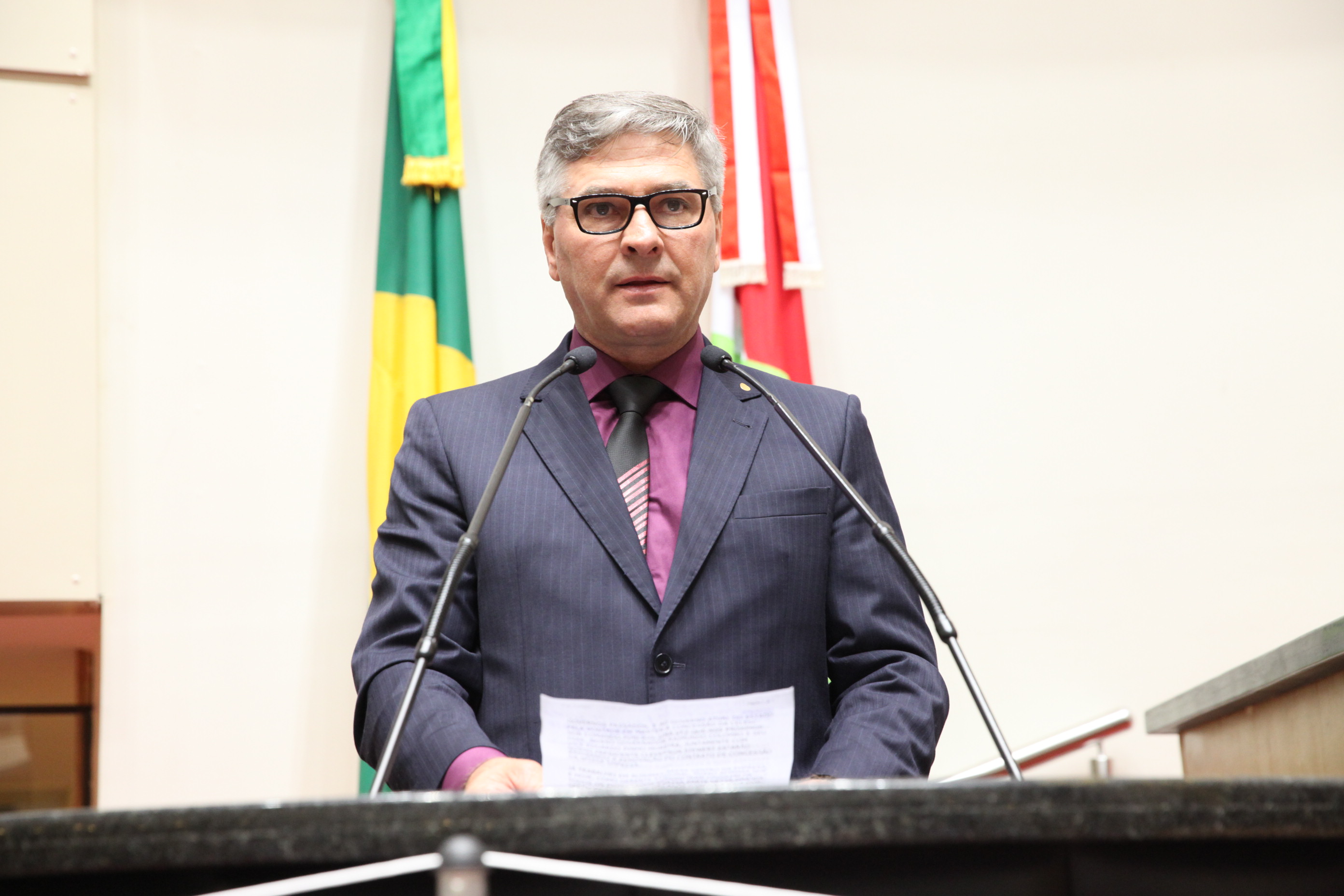 Senhor Chefe Da Agência Regional - Joaçaba, Eloi Hoffelder. Sessão Especial em homenagem à passagem dos 60 anos da Celesc. Foto: Fábio Queiroz / Agência AL