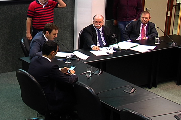 Vários projetos foram analisados pelos deputados da Comissão de Segurança na manhã desta quarta-feira. FOTO: Reprodução TVAL