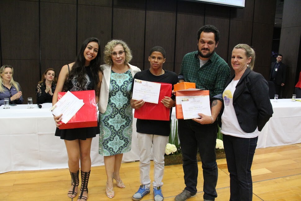 Deputada Ana Paula Lima também participou da premiação aos estudantes. FOTO: Assessoria de Imprensa do Tribunal de Justiça SC