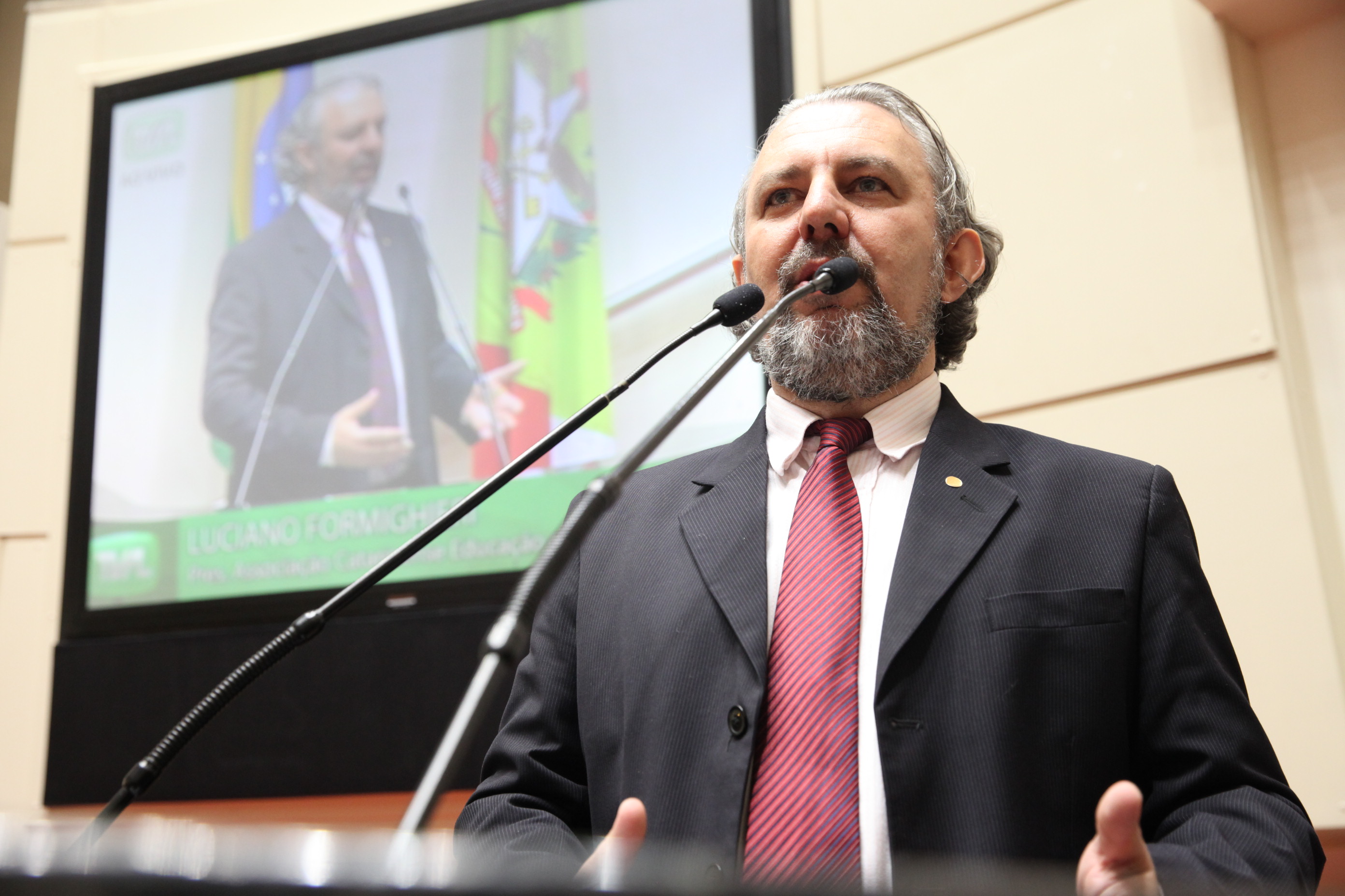 Luciano Formighieri. Sessão Especial em homenagem à passagem de 10 anos da Uniasselvi. Foto: Fábio Queiroz / Agência AL