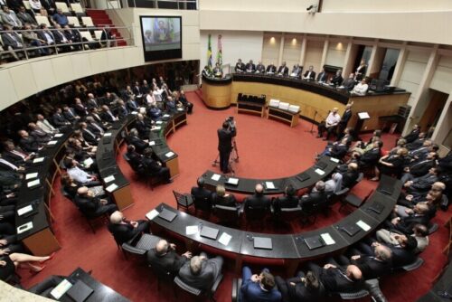 Parlamento concede Comenda do Legislativo a quem faz a diferença