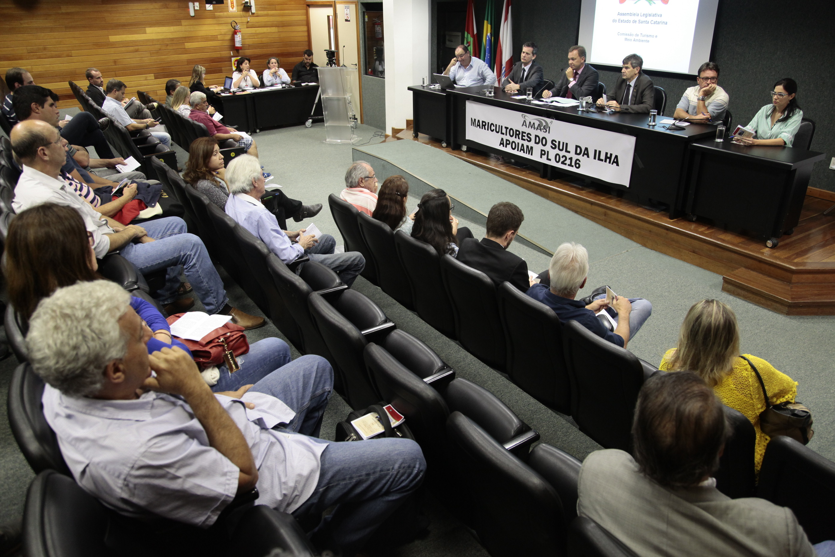Audiência Pública sobre o PL/216.4/2015, que declara a maricultura como atividade de interesse social e econômico, para o Estado de Santa Catarina. Foto: Miriam Zomer/Agência AL