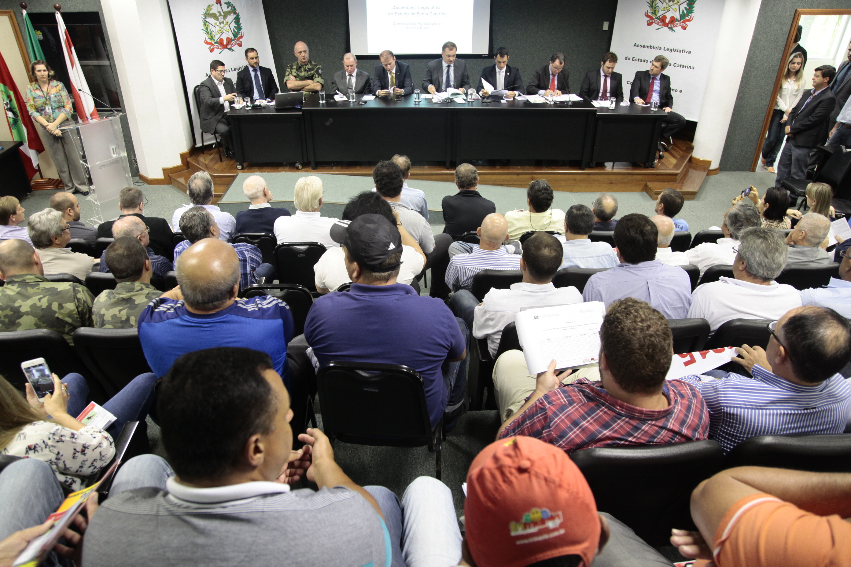 Audiência Pública da Comissão de Turismo e Meio Ambiente em conjunto com a Comissão de Agricultura e Política Rural  discute o PL. 487.3/2015 que dispõem sobre a gestão das faunas nativas brasileiras e exóticas no âmbito de estado e estabelece outras providencias. Foto: Miriam Zomer/Agência AL