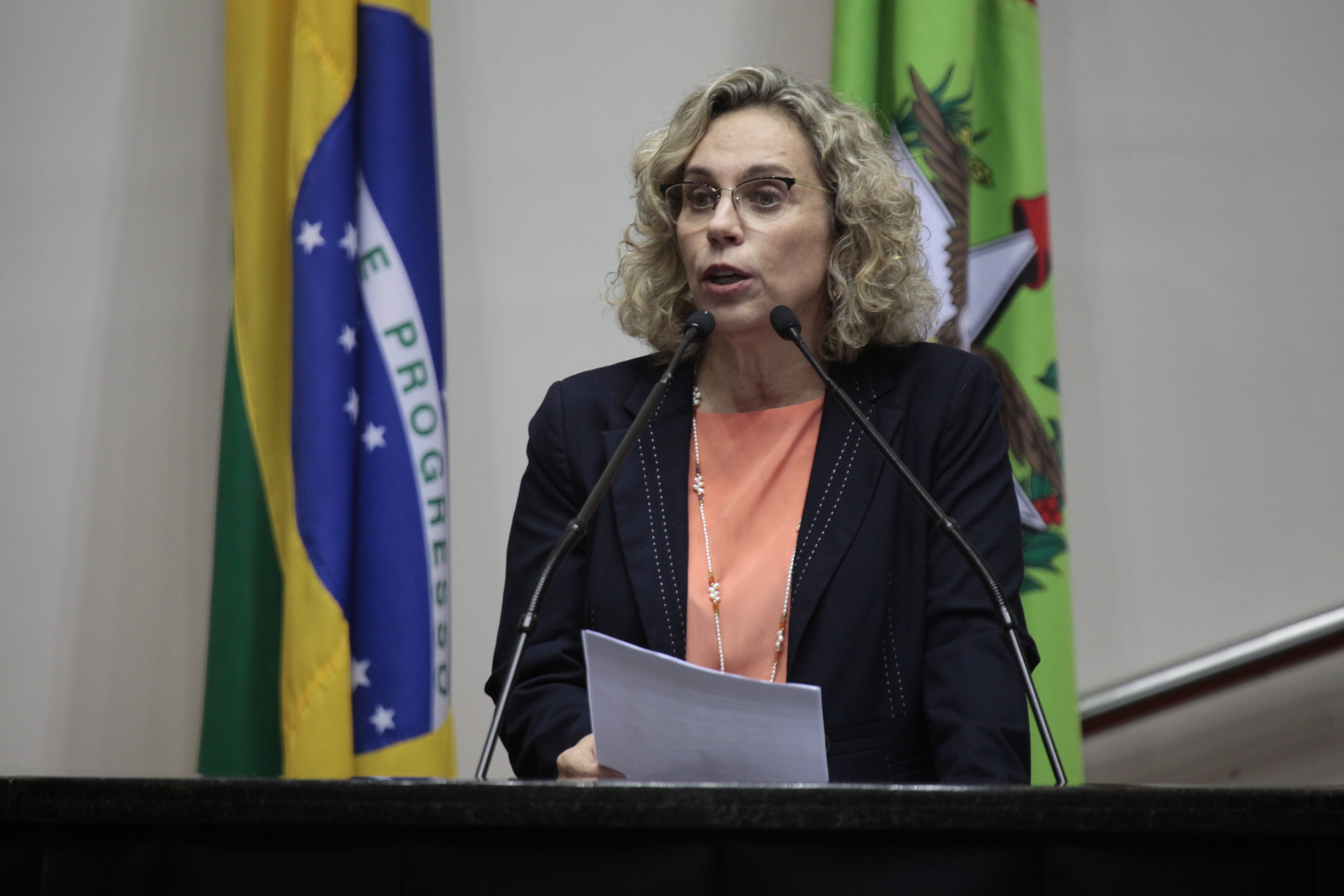 Sessão Ordinária. Deputada Ana Paula Lima (PT)  - Foto: Miriam Zomer/Agência AL
