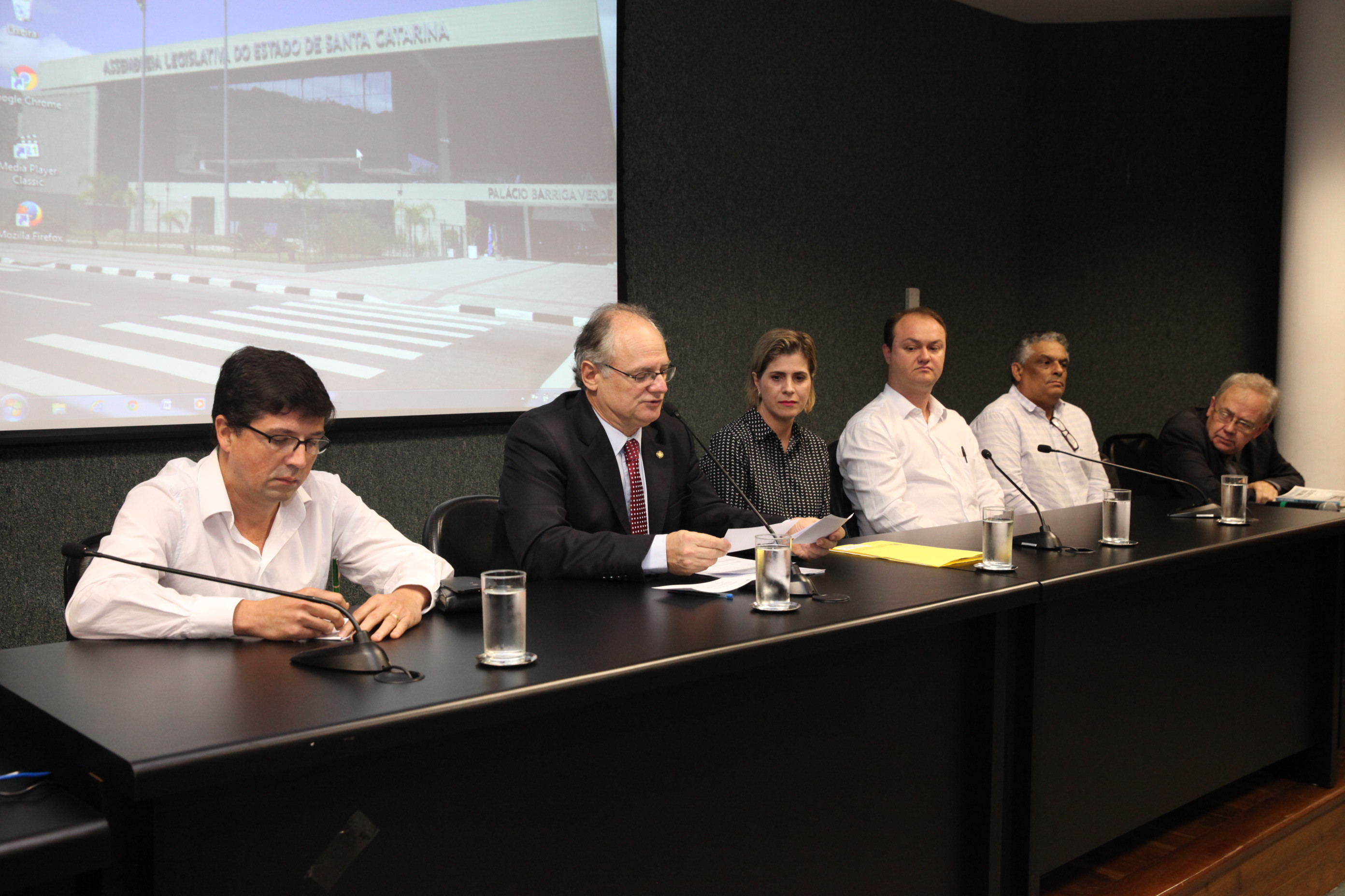 Comissão de Saúde promove audiência pública para discutir preços de medicamentos originais, genéricos e similares. Foto: Fábio Queiroz / Agência AL