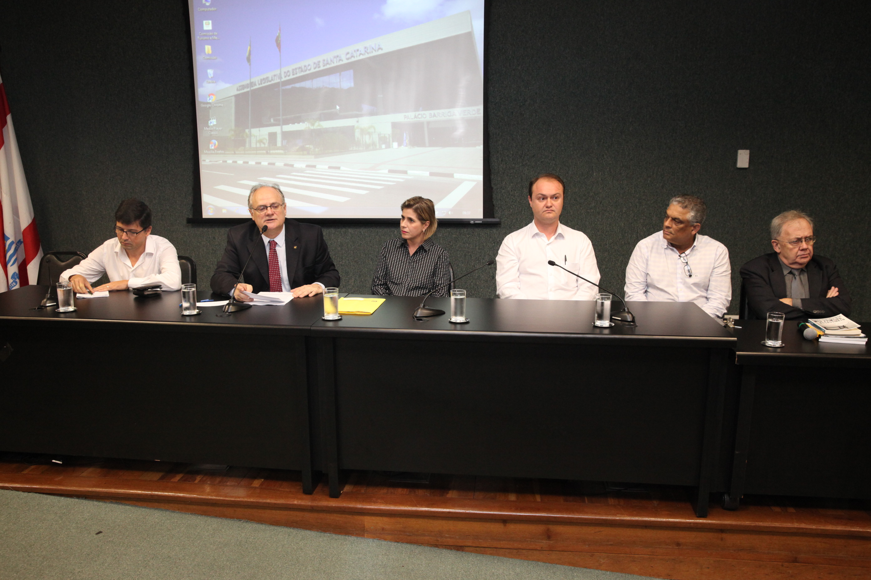 Comissão de Saúde promove audiência pública para discutir preços de medicamentos originais, genéricos e similares. Foto: Fábio Queiroz / Agência AL
