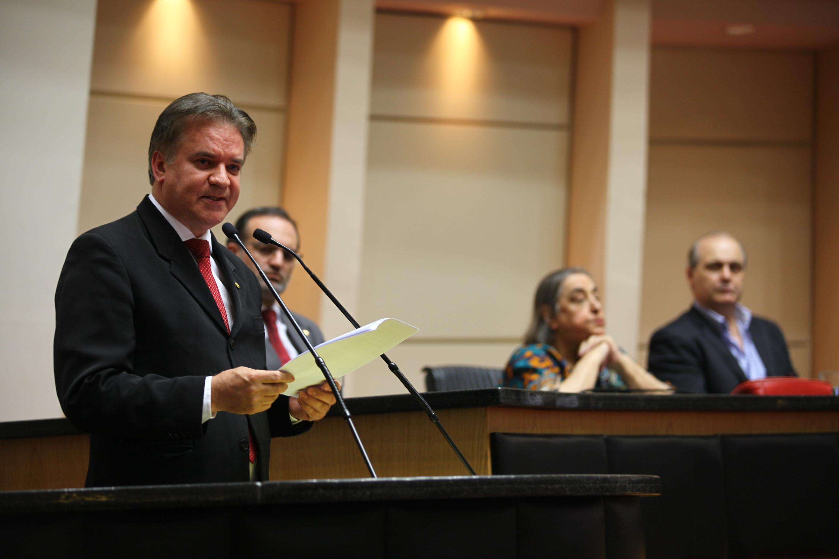 Sessão em Defesa da Democracia
