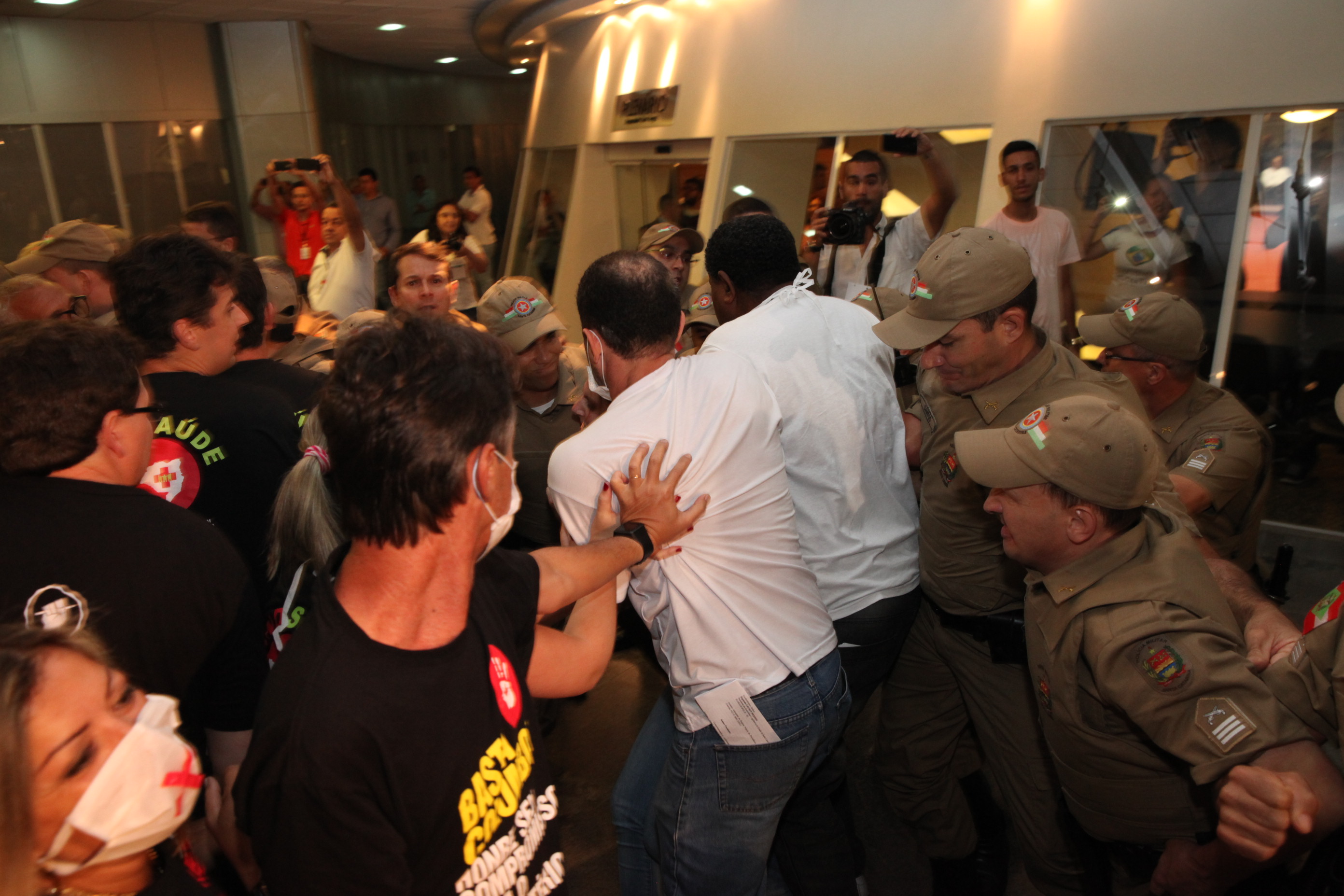 Manisfestação dos Servidores no Hall. Foto: Fábio Queiroz / Agência AL