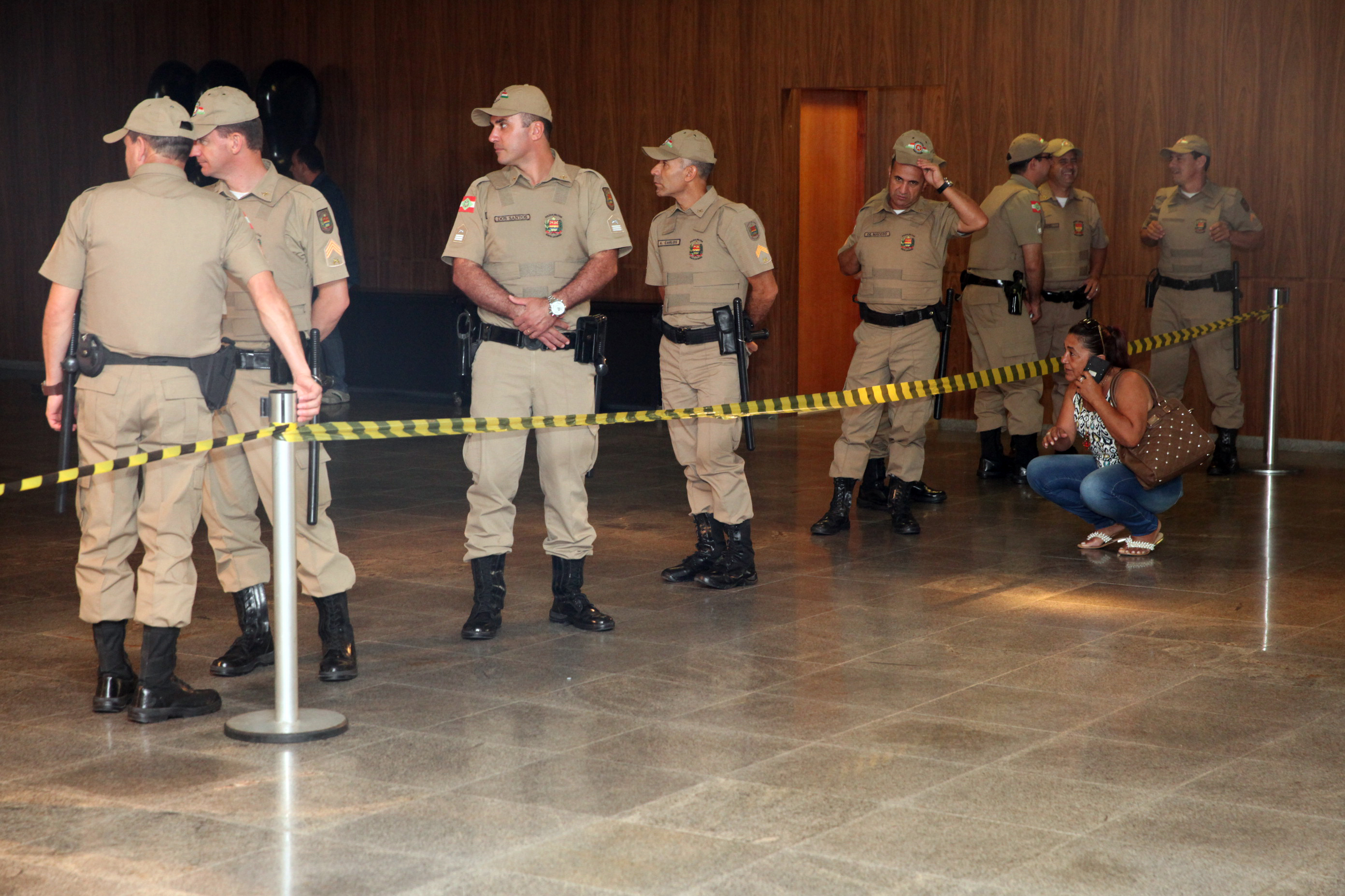 Servidores acompanham  reunião da Comissão de Finanças. Foto: Fábio Queiroz / Agência AL
