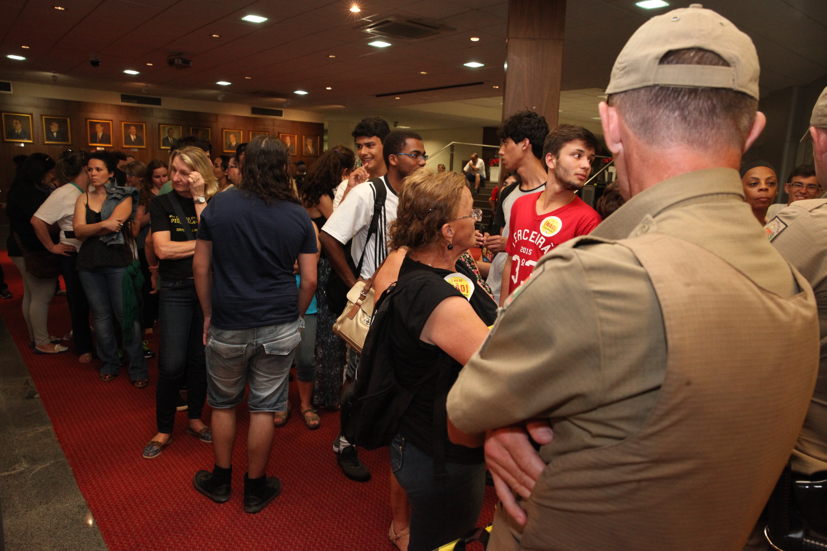 Servidores acompanham Sessão Ordinária nas galerias superiores. Foto: Fábio Queiroz / Agência AL