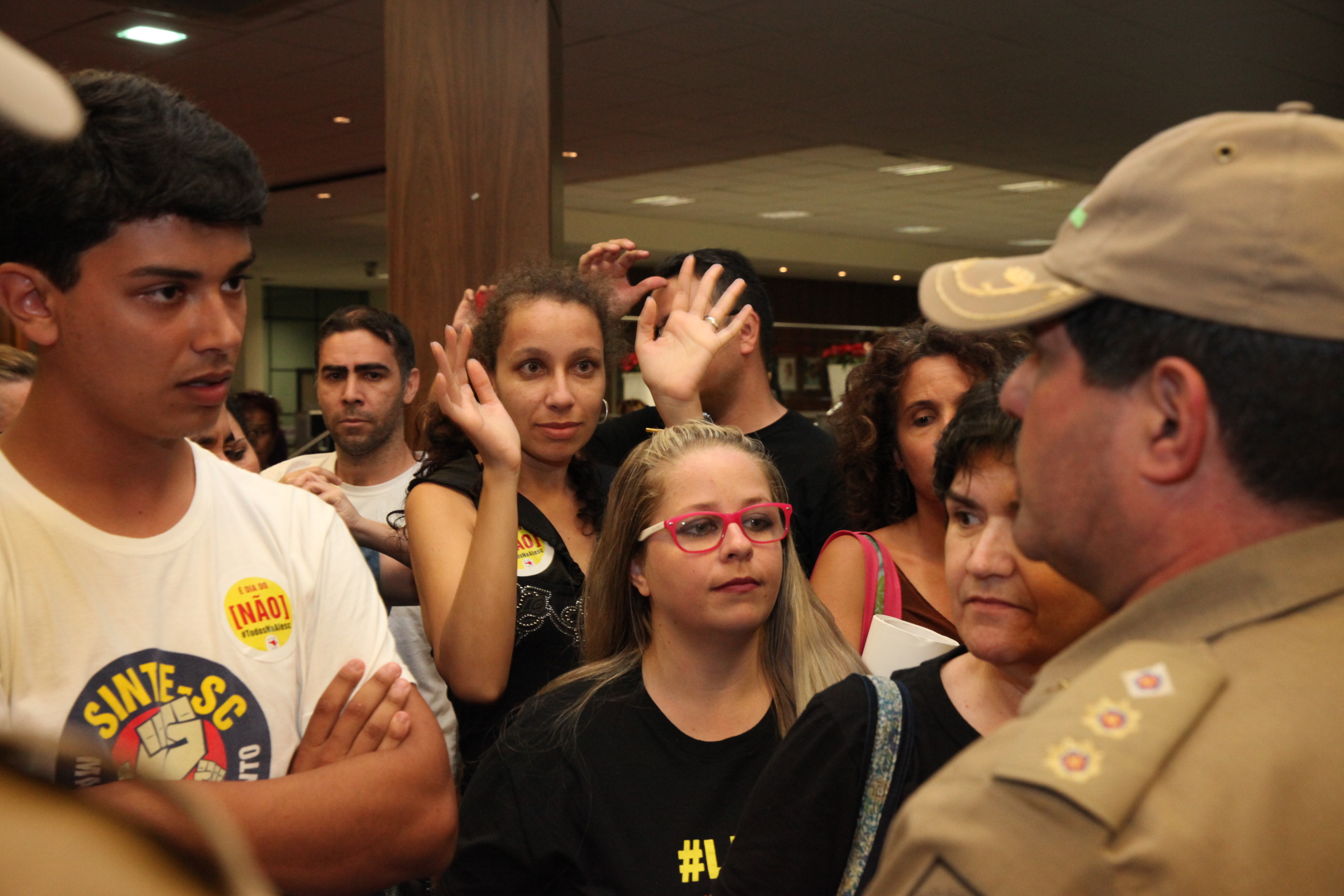 Servidores acompanham Sessão Ordinária nas galerias superiores. Foto: Fábio Queiroz / Agência AL