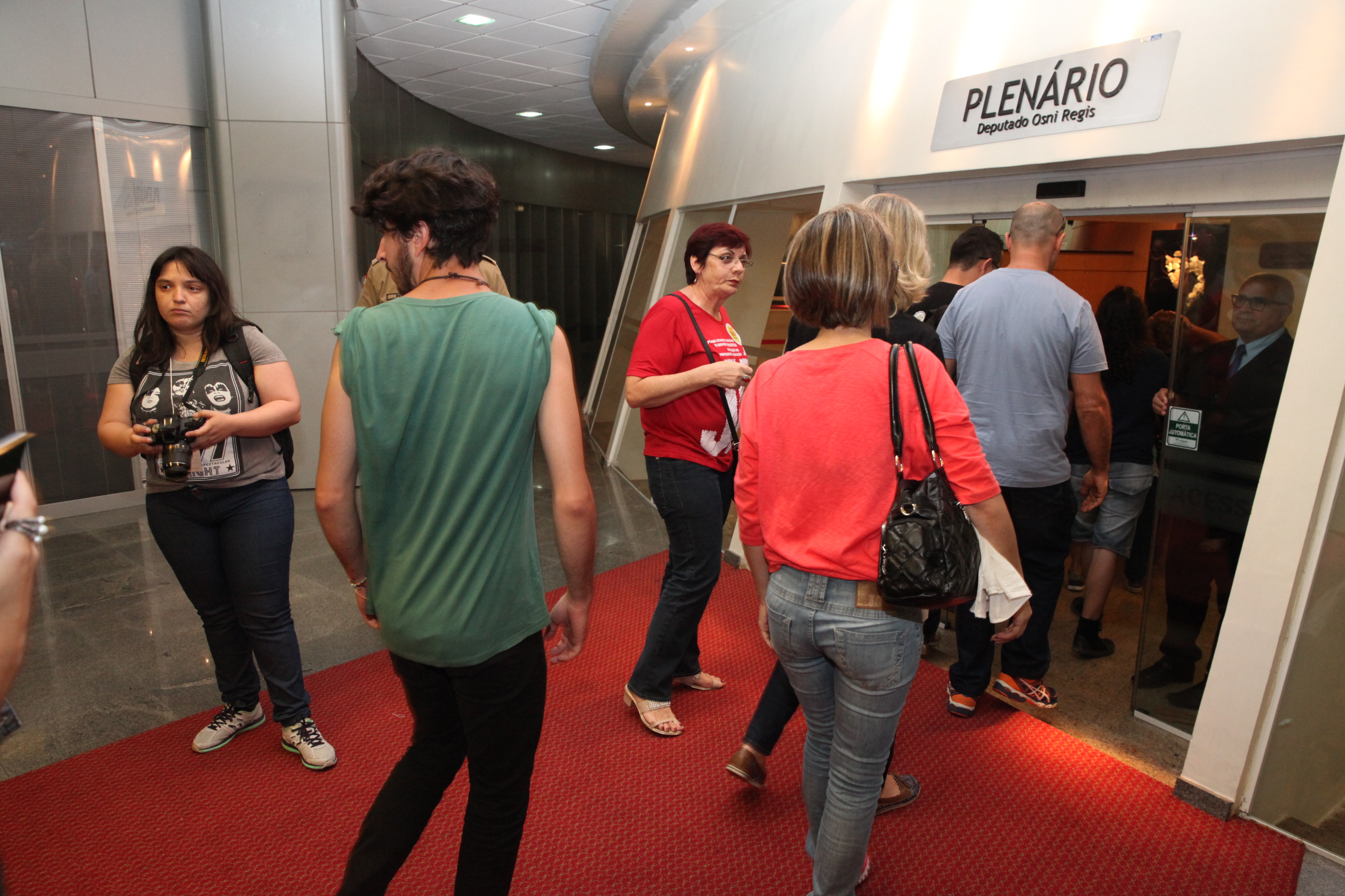 Servidores acompanham Sessão Ordinária nas galerias superiores. Foto: Fábio Queiroz / Agência AL